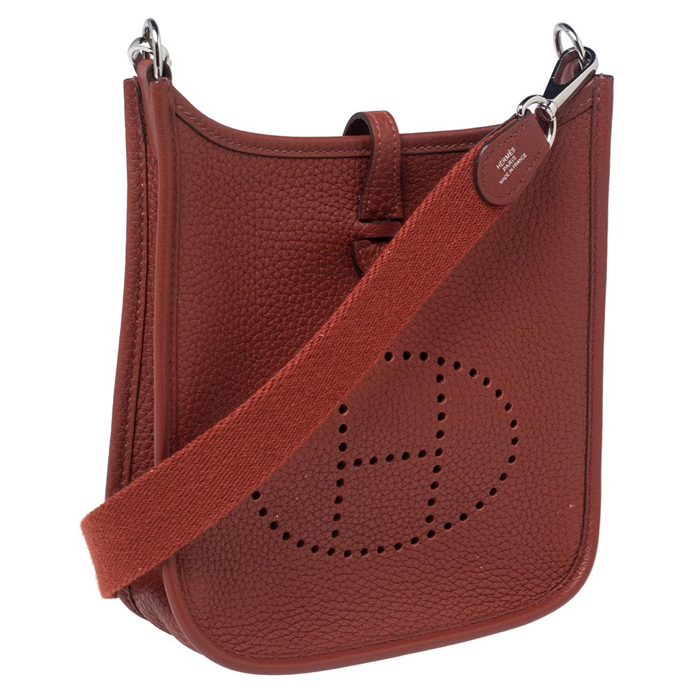 Hermes Brique Clemence Leather Evelyne 16 TPM Bag In Good Condition In Dubai, Al Qouz 2