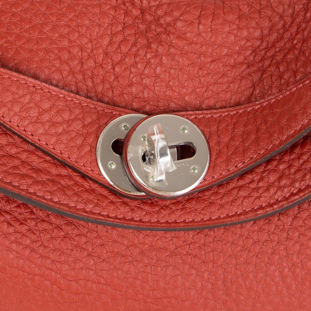 HERMES Brique red Clemence leather LINDY 26 Shoulder Bag In New Condition In Zürich, CH