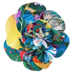 Hermès Spilla Charm Fermaglio per capelli La Fleur Fiore in seta stampa Au Coeur de la Vie