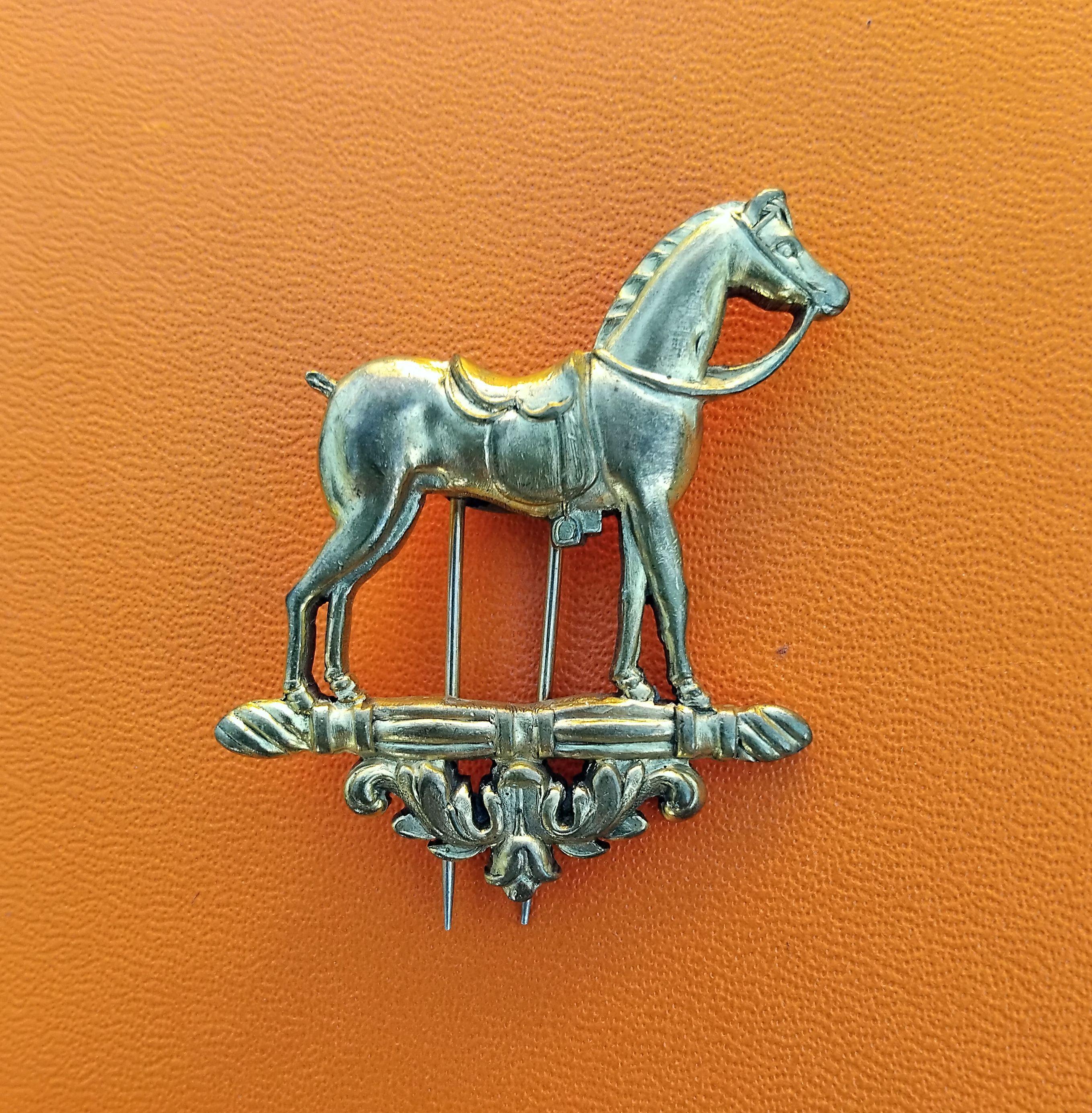 Hermès Brooch Lapel Pin Horse Shaped Golden For Sale 4