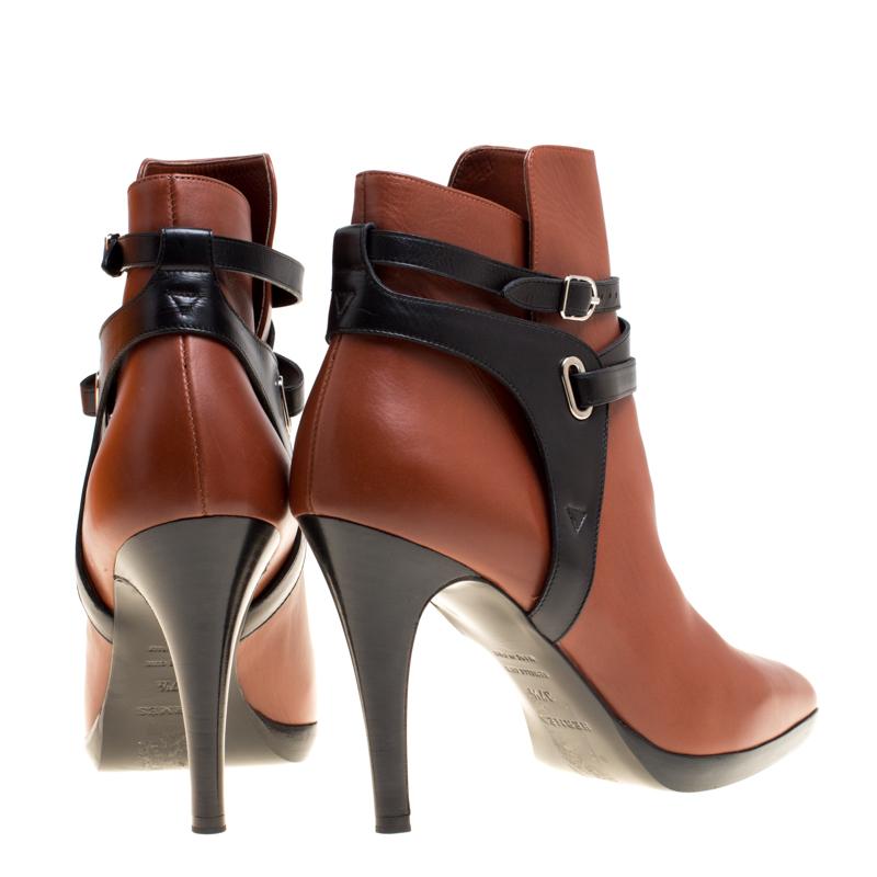 Hermes braunschwarz Leder Cross Strap Spitzen Zehen Knöchel Stiefel Größe 37,5 Hermes braunschwarz Leder Cross Strap Spitzen Zehen Knöchel Stiefel Größe 37,5