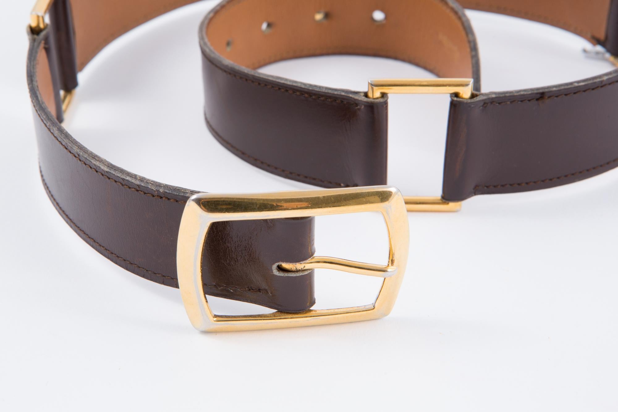 Gorgeous brown lamb box leather Hermès belt featuring plated gold hook buckle, and plated gold details,  and an inside gold tone HERMES Paris stamp
Length: 31.8in. (81 cm)
Width: 1.18in. (3cm) 
In good vintage condition. Made in France.
Please note