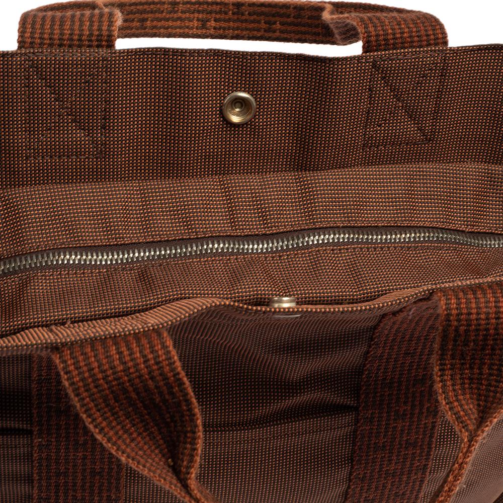 Hermes Brown Canvas Herline GM Tote Bag In Fair Condition In Dubai, Al Qouz 2