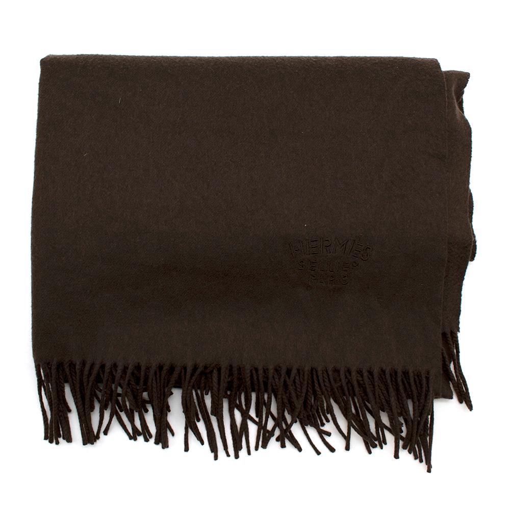 Hermes Brown Cashmere Stole

-Luxurious soft cashmere texture 
-Gorgeous neutral brown hue 
-Classic style 
-Fringe detail to the edges
-Branded embroidery to the corner 
-Generous dimensions for extra cosiness 
-Versatile easy to style piece