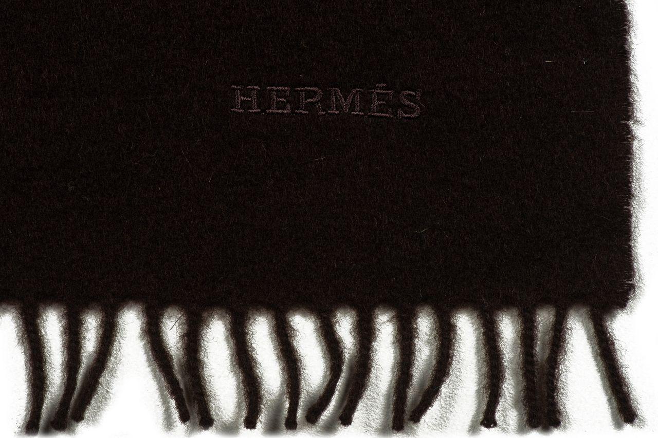 Hermès unisex rectangular 100% cashmere brown scarf/stole. Excellent condition.
