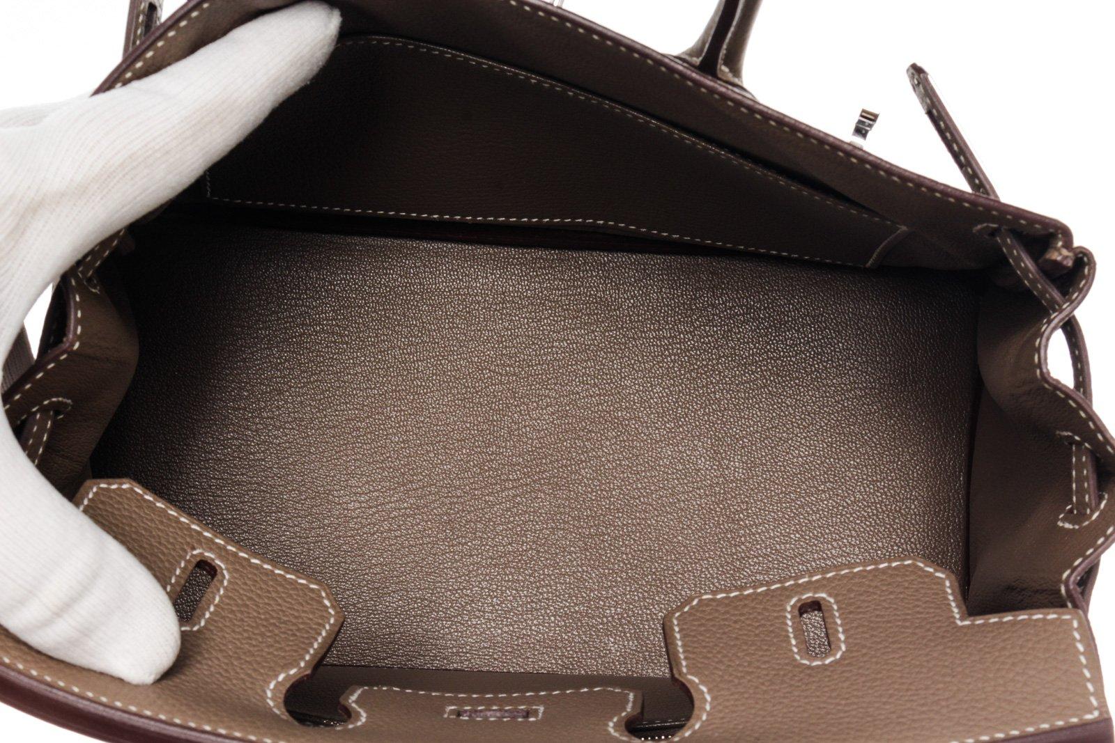 Hermes Brown Leather Birkin 25cm Satchel Bag with leather, gold-tone hardware, trim leather, interior slip pocket, dual top handle and turn lock closure.

54689MSC