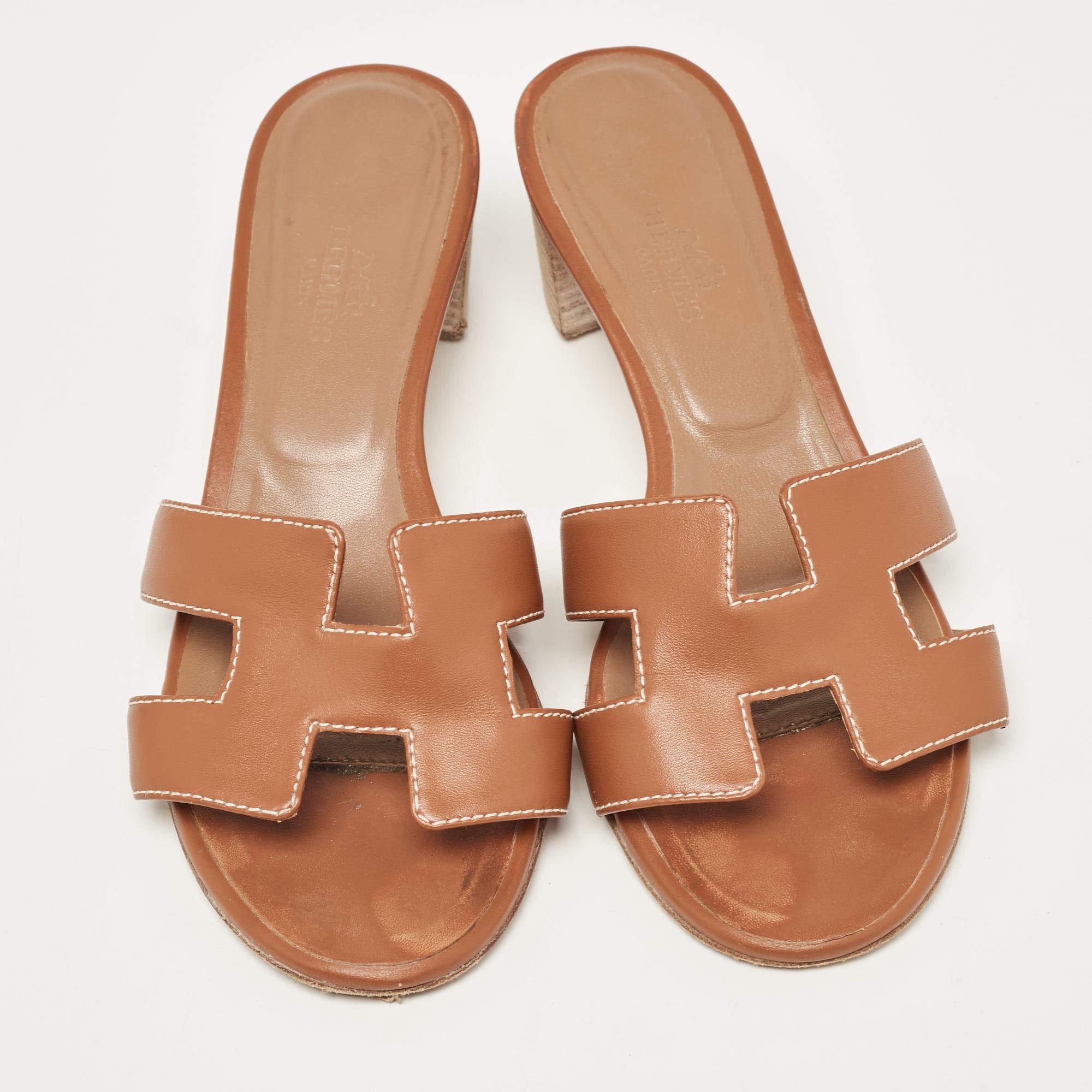Hermes Brown Leather Oasis Slides Size 36 In Good Condition In Dubai, Al Qouz 2