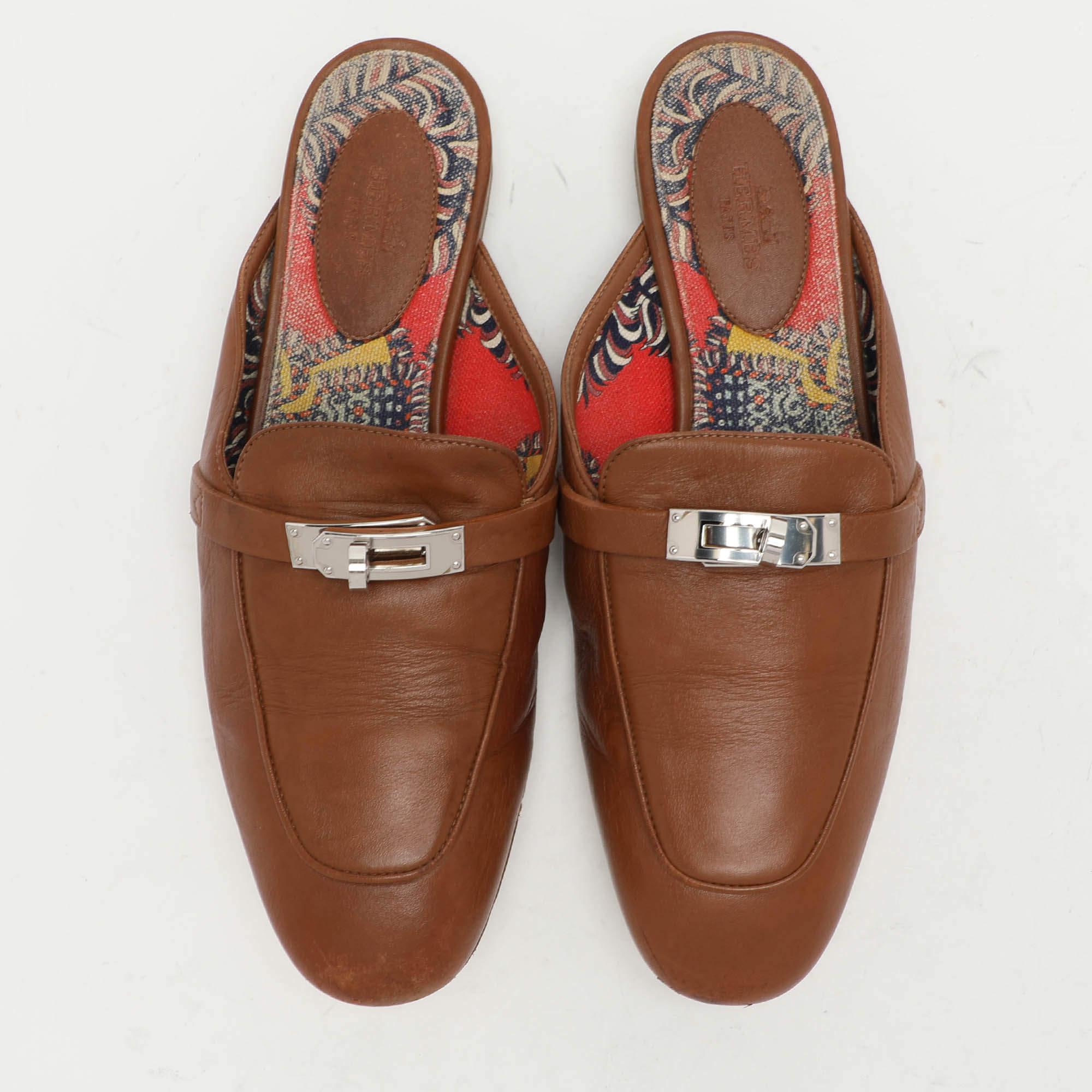 Hermes Brown Leather Oz Mules Size 38 In Fair Condition For Sale In Dubai, Al Qouz 2