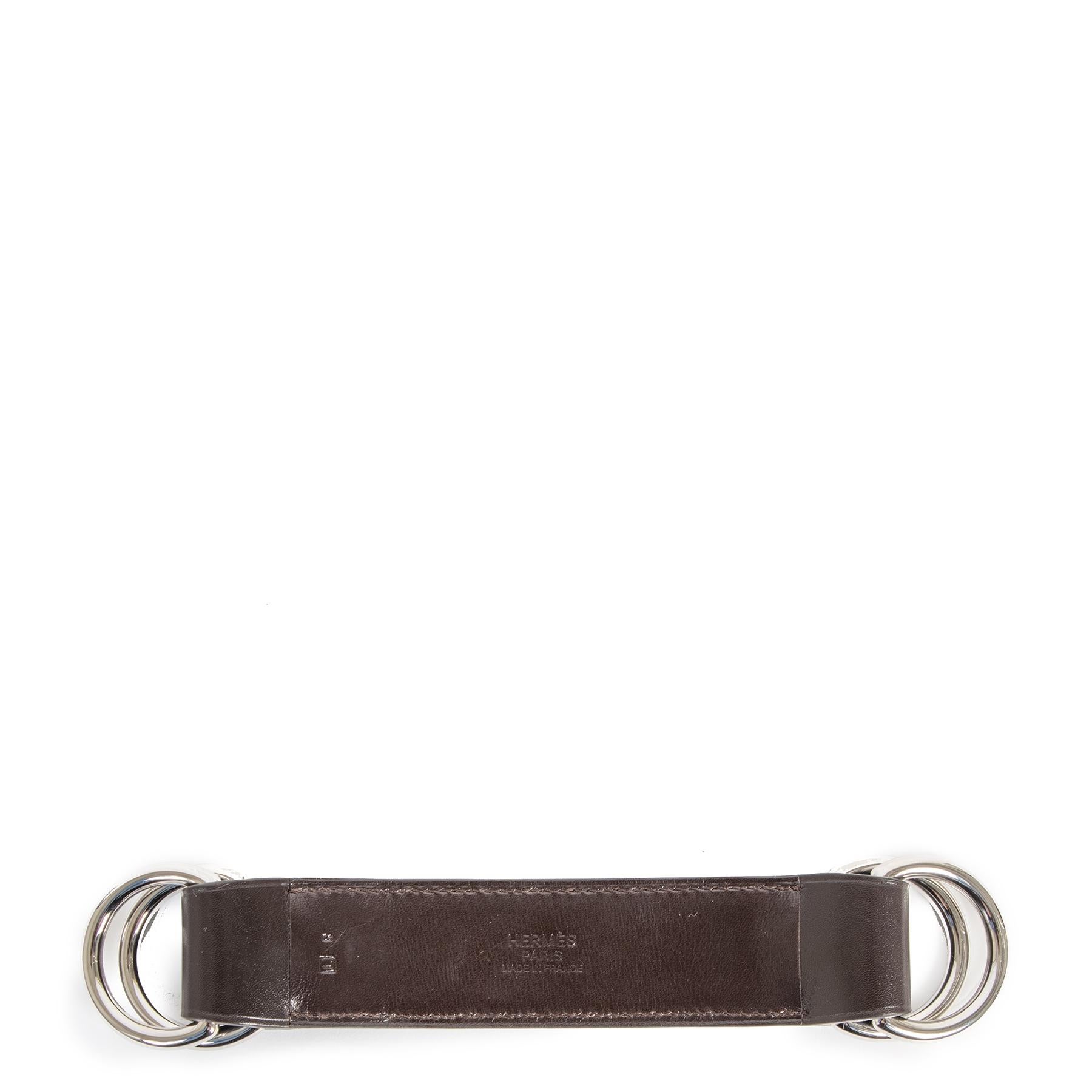 Excellent condition

Hermès Brown Leather Romance Belt

Anything is possible with this gorgeous Hermès Romance belt. Turn your any of your favorite Hermès scarves into a belt, use it as a keychain, or you could even create your own satchel. It's