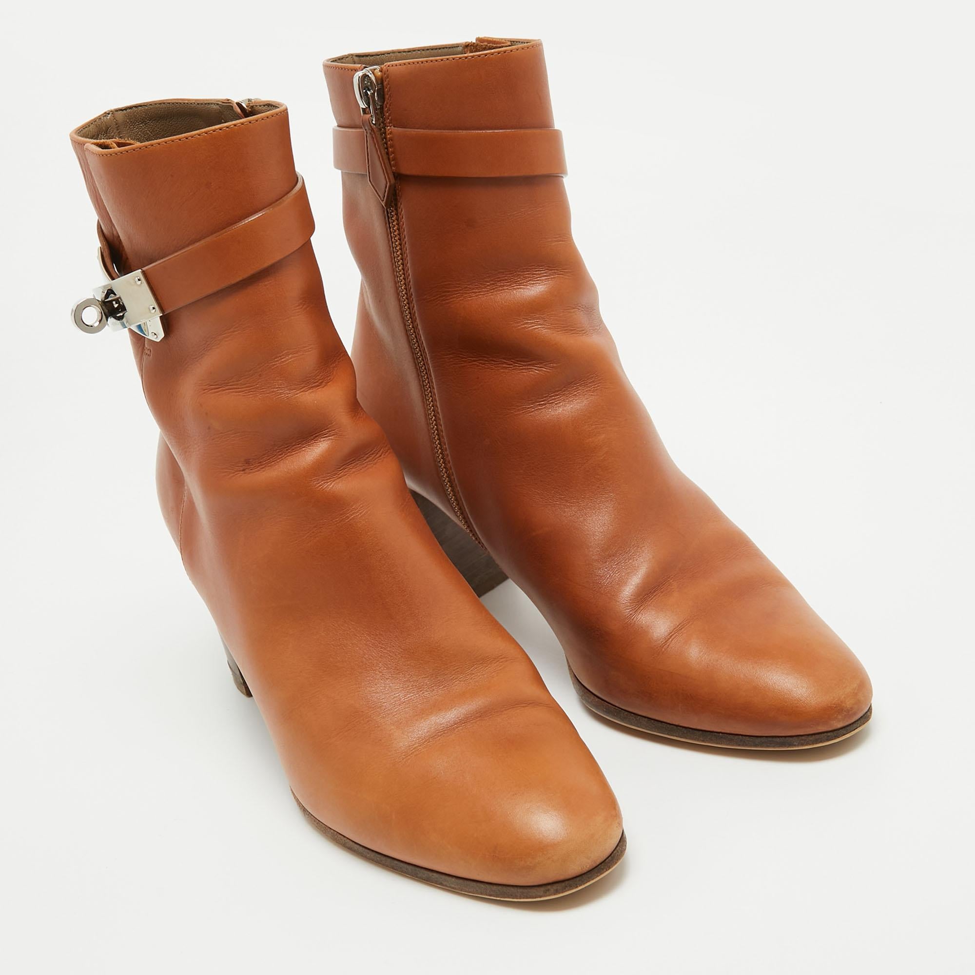 Hermes Brown Leather Saint Germain Block Heel Ankle Boots Size 39 In Good Condition In Dubai, Al Qouz 2