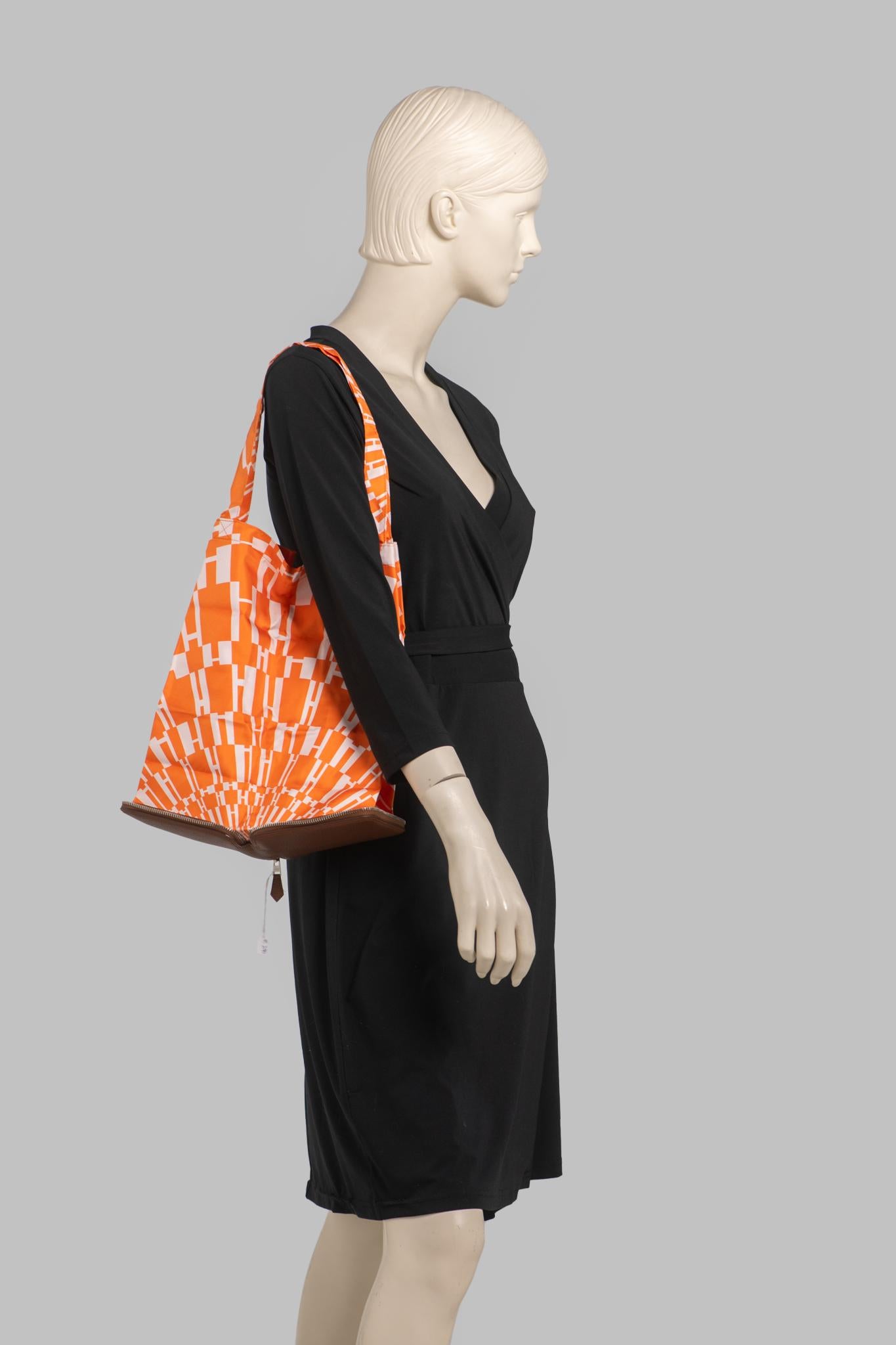 Hermès Brown & Orange Silky Pop Bag For Sale 7