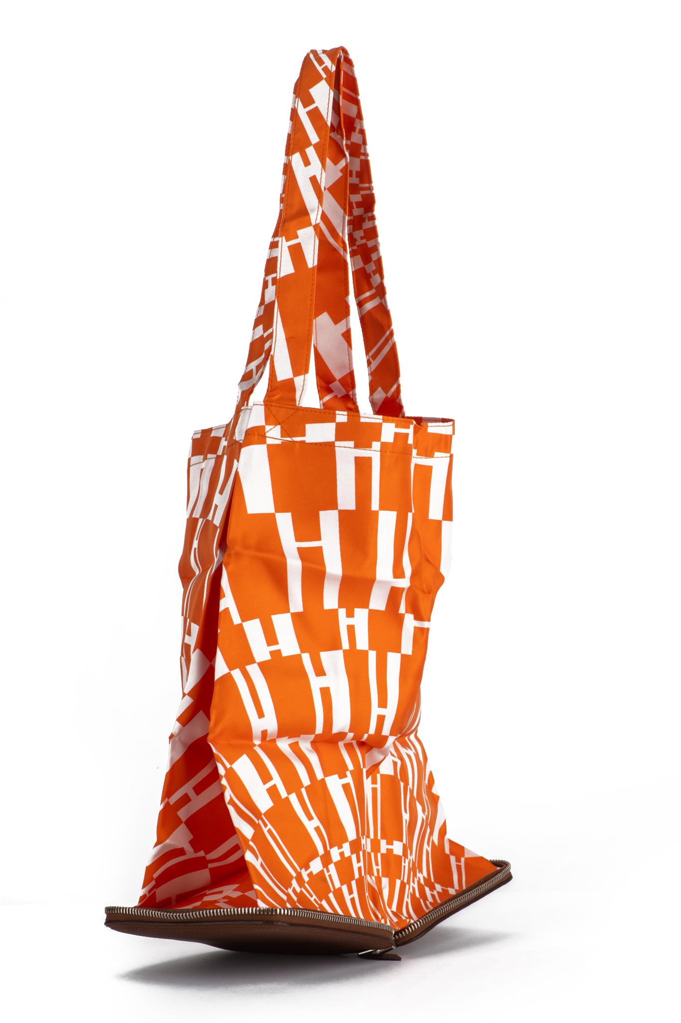 Hermès Brown & Orange Silky Pop Bag For Sale 4