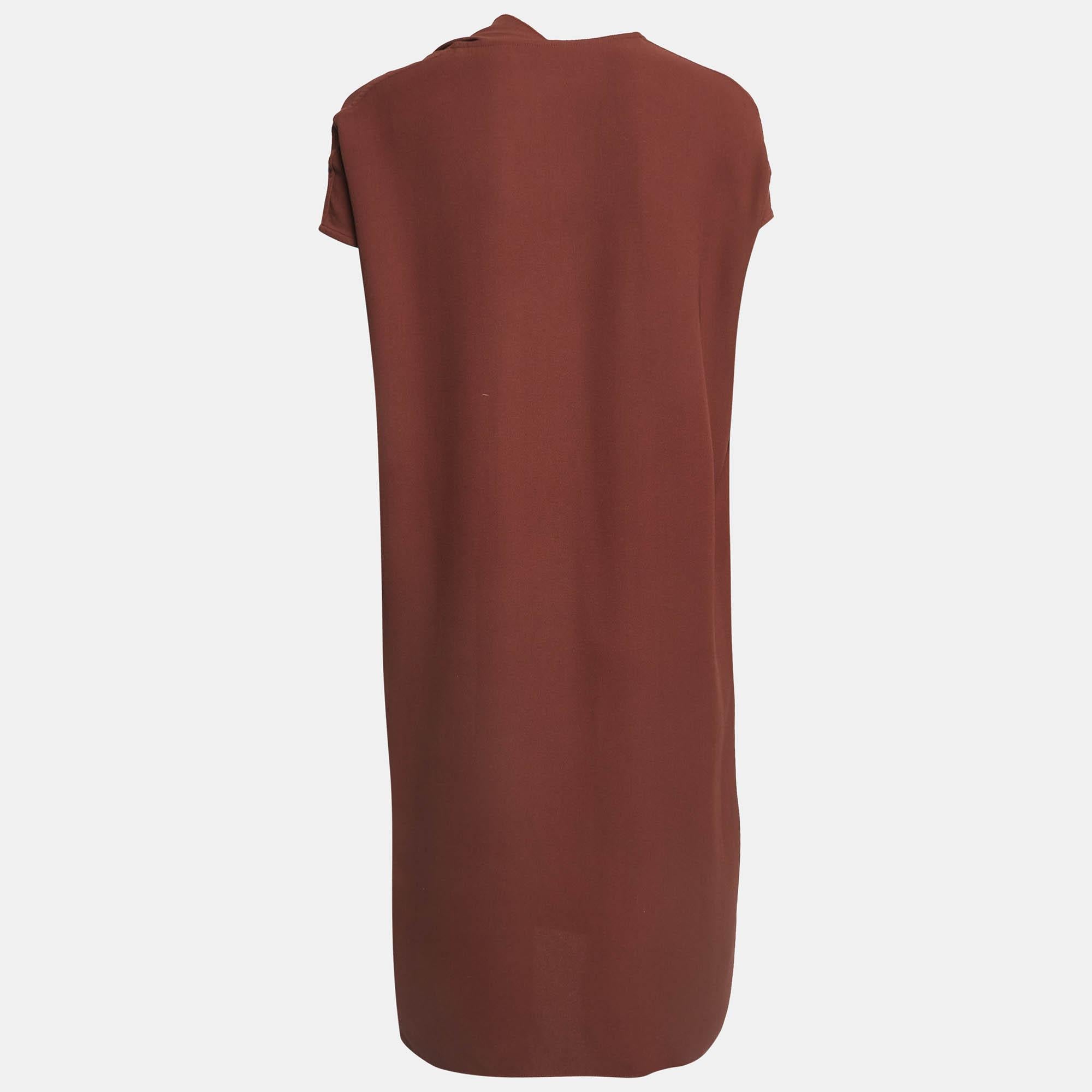 Experience the joy of expert tailoring with this designer dress for women. Meticulously made, it offers a flawless fit and luxe details, ensuring unmatched comfort. This beautiful creation will elevate your style effortlessly.
