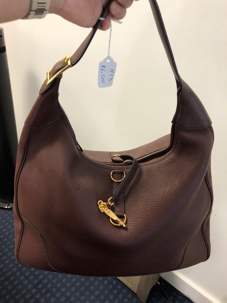 HERMES Brown Trim Bag In Good Condition For Sale In New York, NY