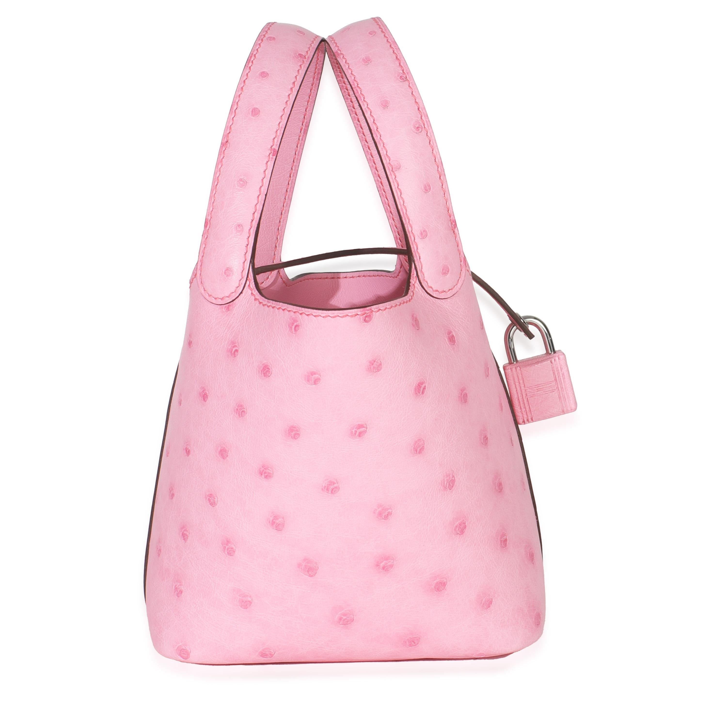 Titel der Auflistung: Hermès Bubblegum Pink Ostrich Micro Picotin Lock 14 PHW
SKU: Z149705
Zustand: Gebraucht 
Beschreibung des Zustands: Hermès ist seit langem mit der Welt des Pferdesports verbunden, was bis heute einen bedeutenden Einfluss auf