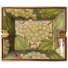 Hermès Bunch of Grapes Print Cigar Ashtray Change Tray Porcelain Gold Hermès Bunch of Grapes Print Cigar Ashtray Change Tray Porcelain Gold