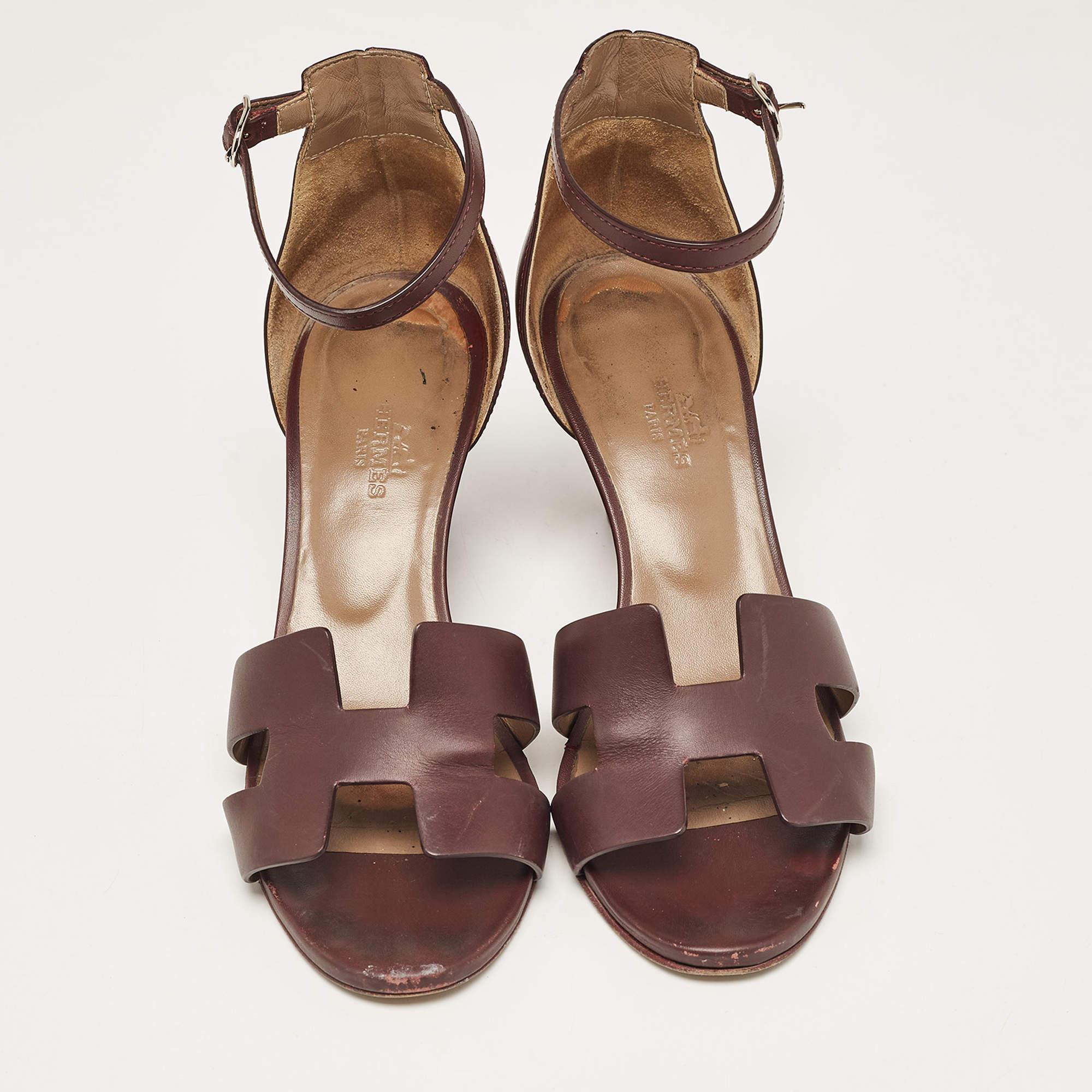 Hermes Burgundy Leather Legend Wedge Sandals Size 37.5 In Fair Condition In Dubai, Al Qouz 2