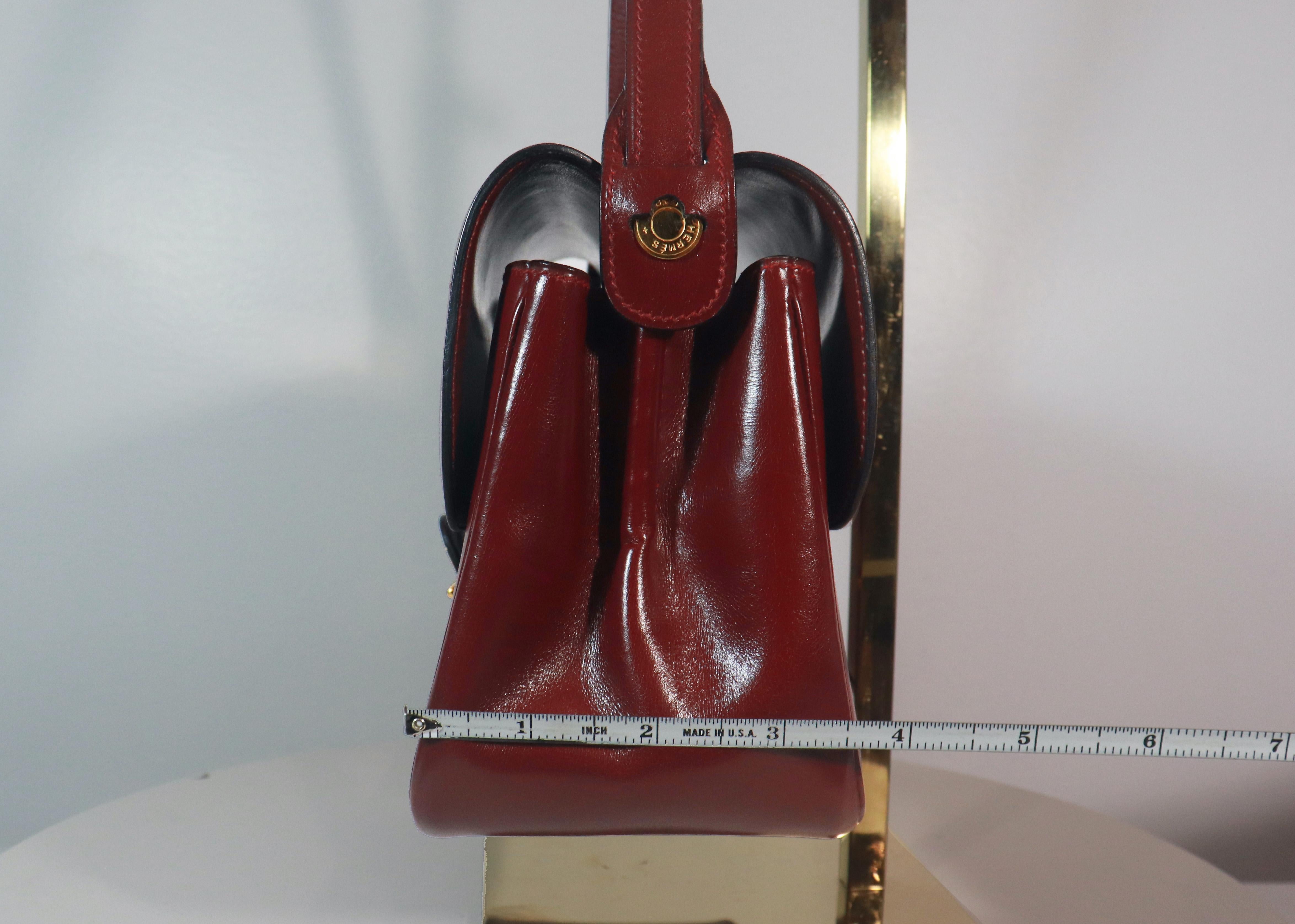 Black HERMÈS Burgundy Leather Two-Way Crossbody Bag with Adjustable Strap For Sale
