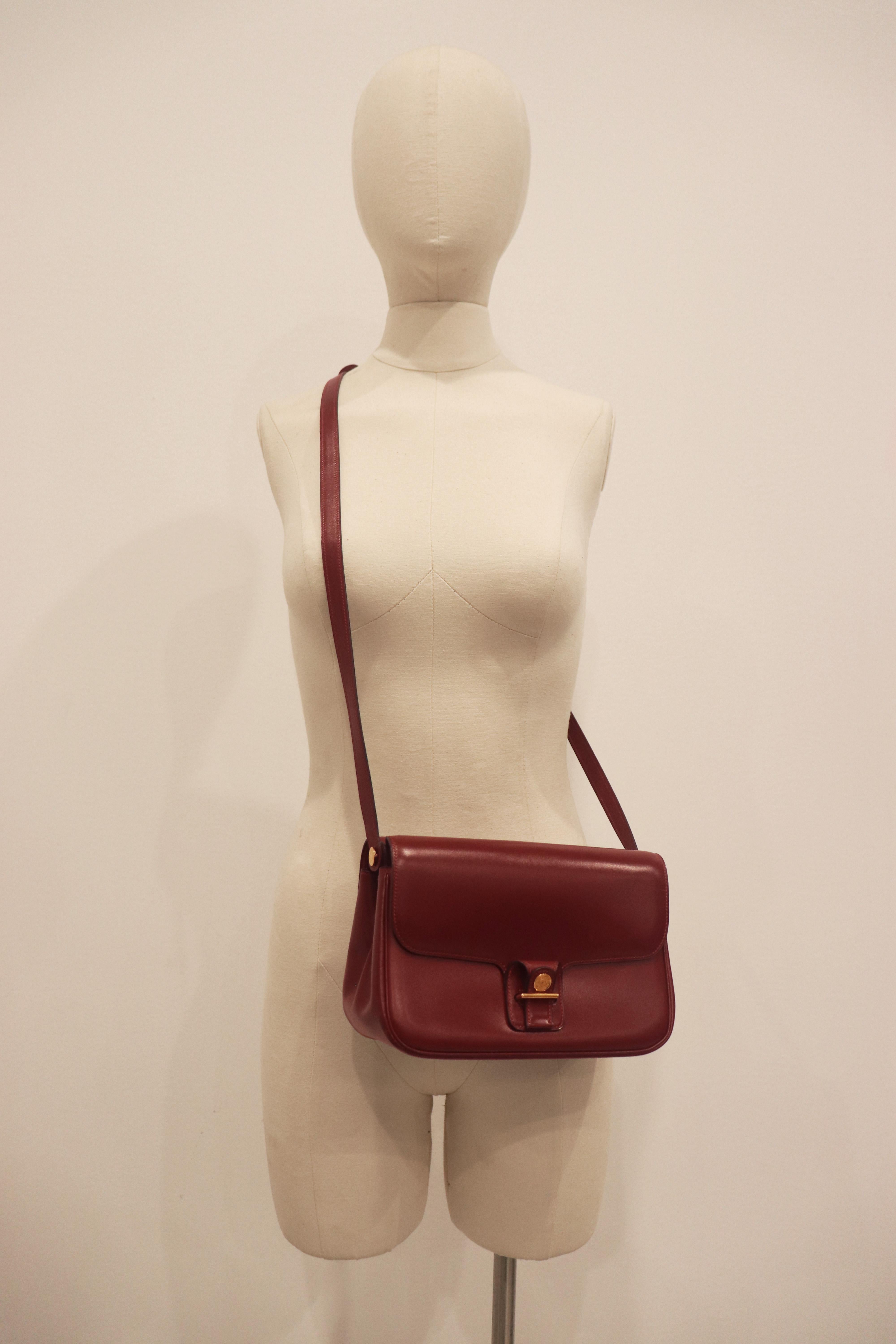 HERMÈS Burgundy Leather Two-Way Crossbody Bag with Adjustable Strap For Sale 1
