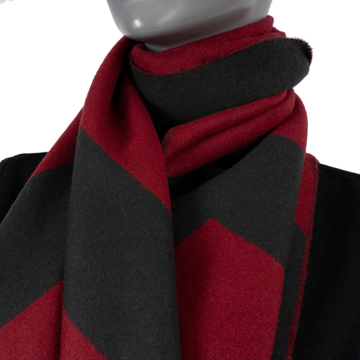 HERMES burgundy Loden green cashmere CASAQUE CHEVRON Muffler Scarf For Sale 1