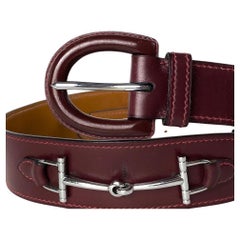 Hermès Gürtel in Burgund oder Bordeaux mit Horsebit-Trägern, Taille 14h68