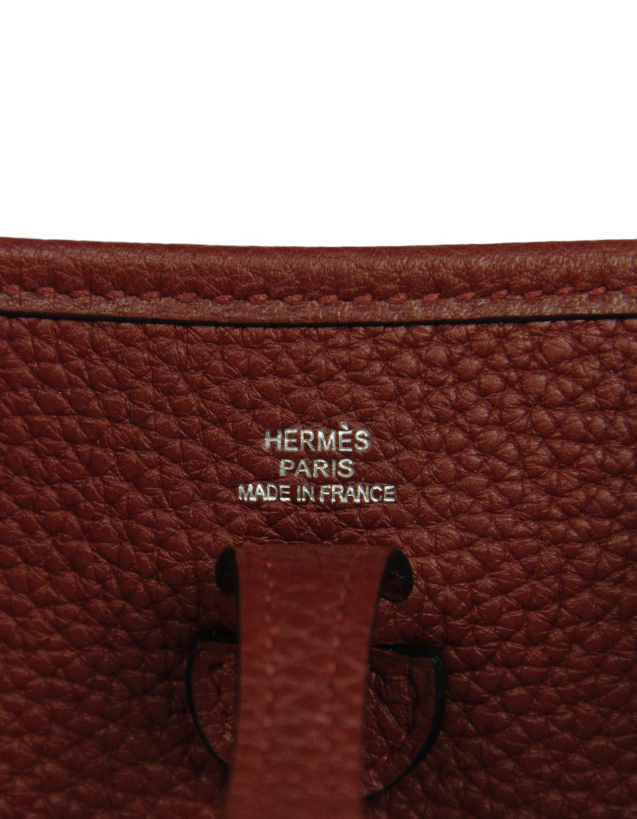 Bolso Crossbody Hermes Taurillon Clemence Borgoña Piel Evelyne TPM en venta 2