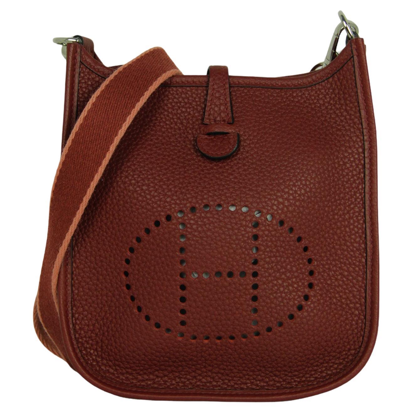 Bolso Crossbody Hermes Taurillon Clemence Borgoña Piel Evelyne TPM en venta