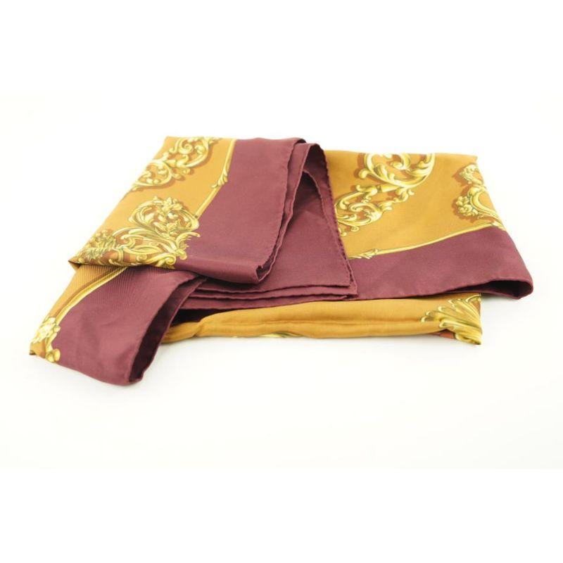 Hermès Burgundy x Gold Silk Carrosses D'or Silk Scarf 704her319 In Good Condition In Dix hills, NY