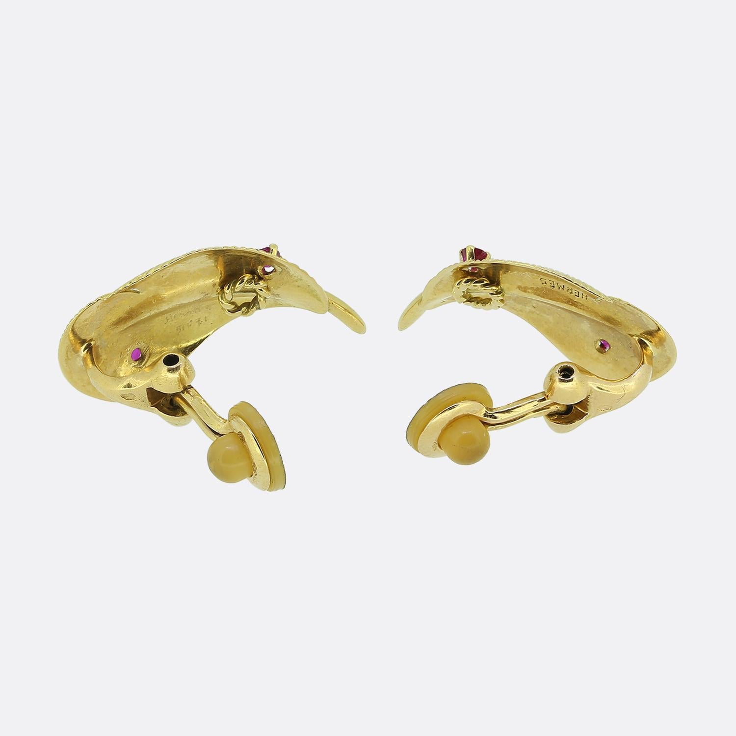 Taglio rotondo Orecchini con piume di rubino Hermès By Georges Lenfant