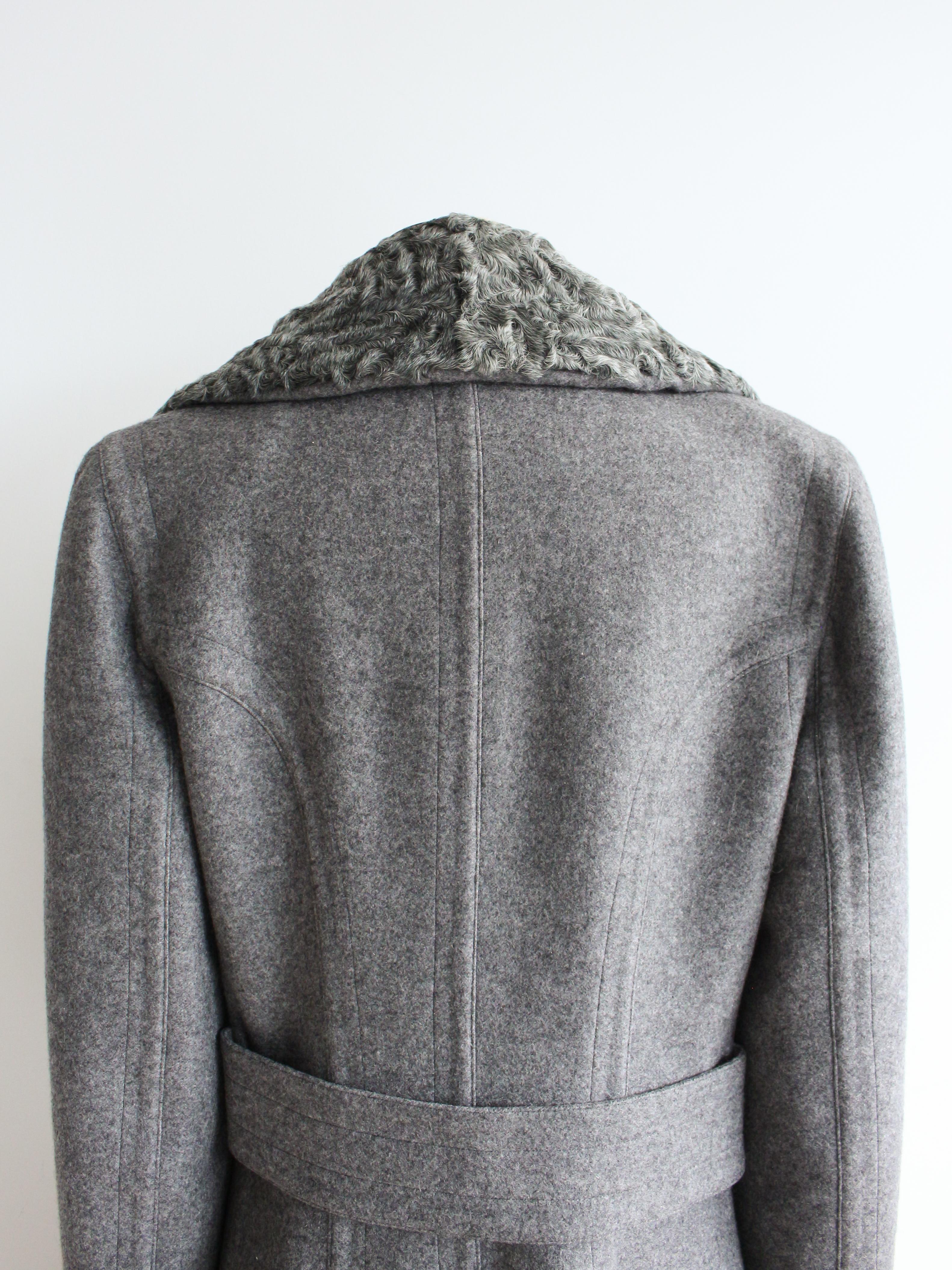 Hermès by Jean Paul Gaultier A/W09 Manteau double face en cachemire gris avec Astrakha en vente 2