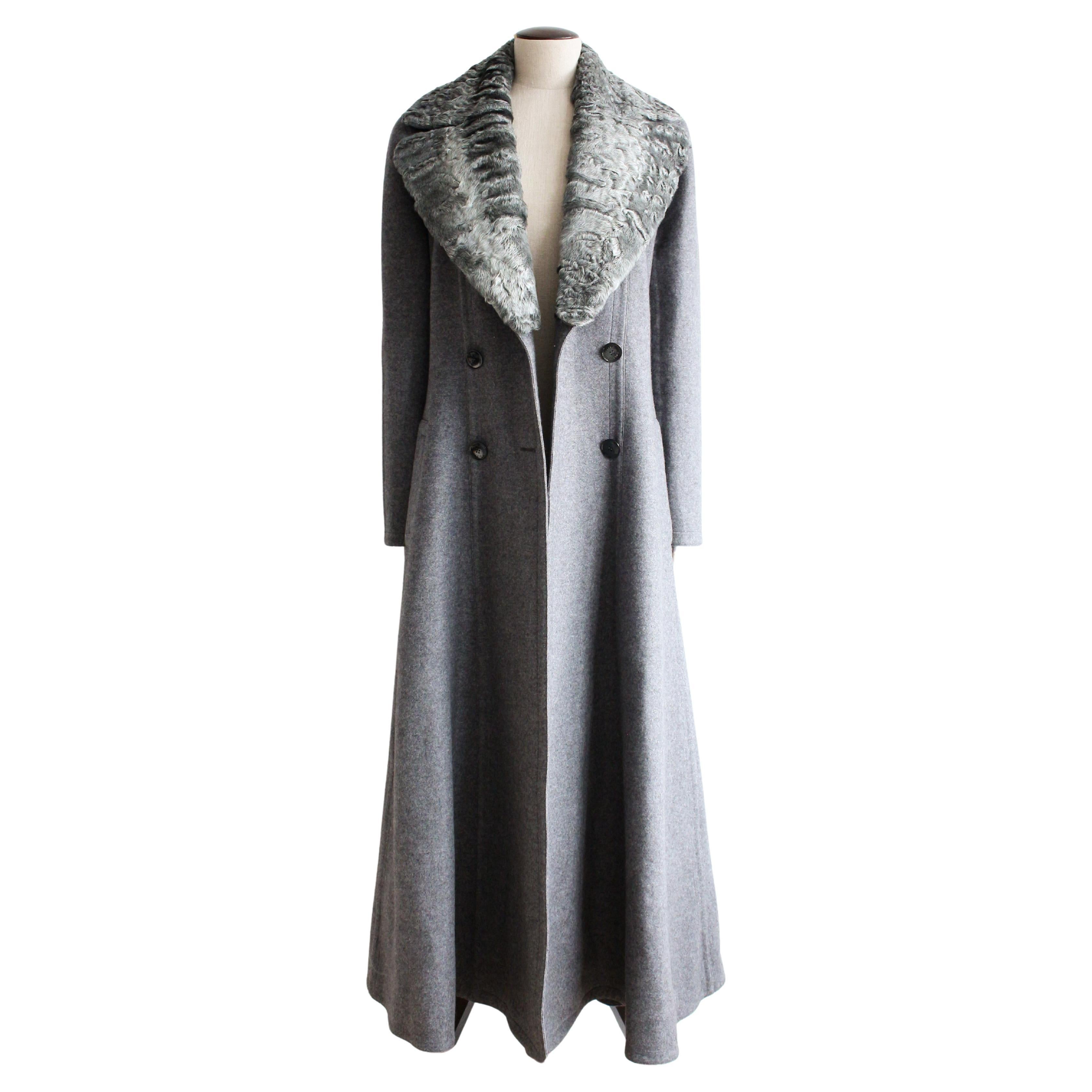 Hermès by Jean Paul Gaultier A/W09 Manteau double face en cachemire gris avec Astrakha en vente