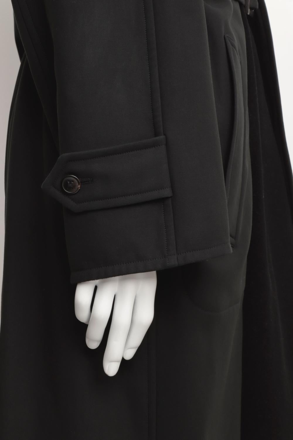 Abrigo largo con cinturón y capucha Hermes by Martin Margiela de cachemira de algodón negro en venta 8