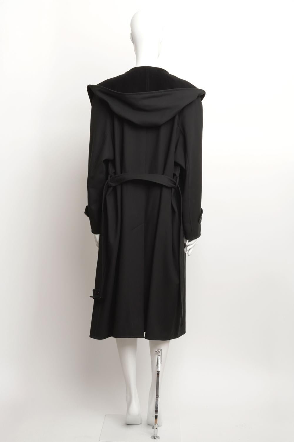Abrigo largo con cinturón y capucha Hermes by Martin Margiela de cachemira de algodón negro en venta 1