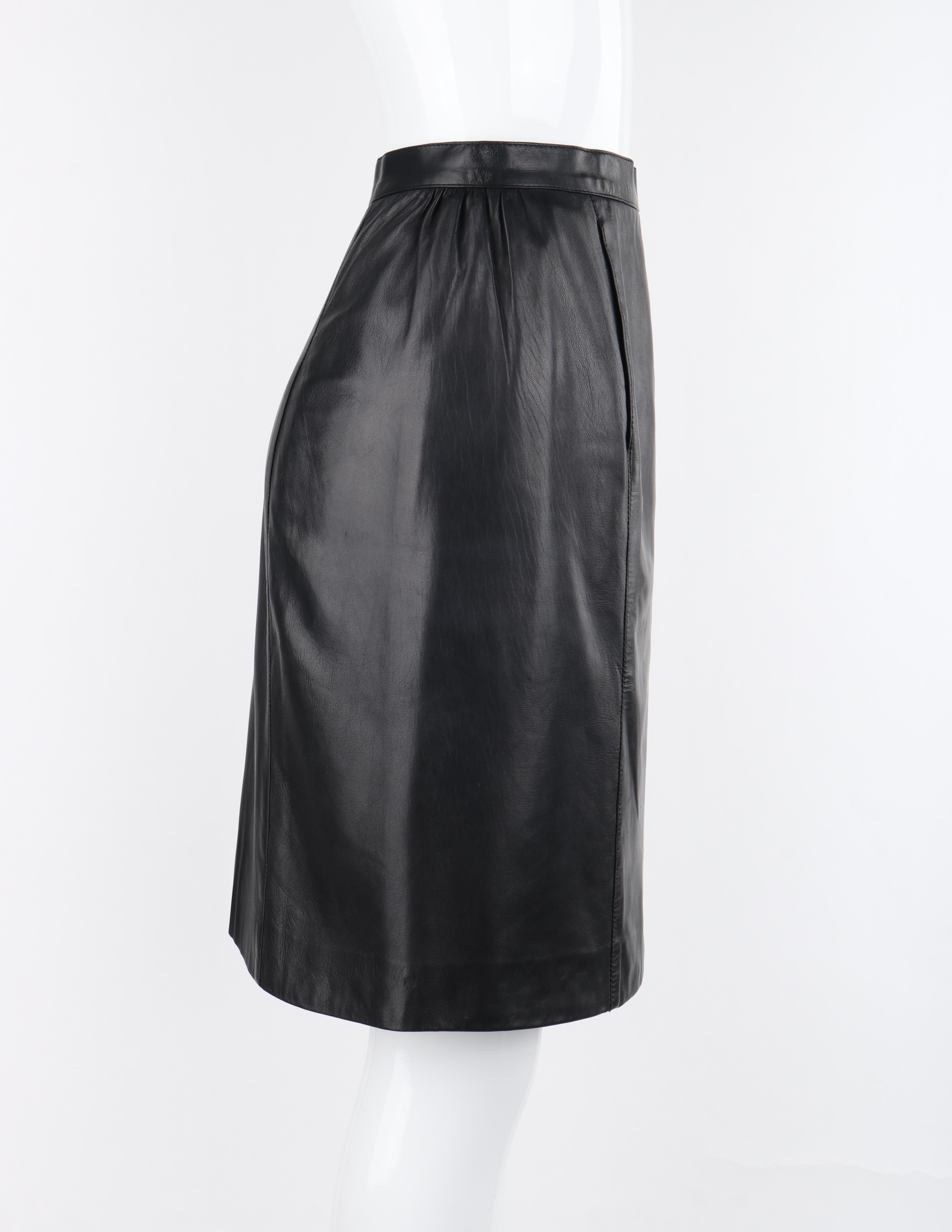 HERMES c.1980's Black Lambskin Leather Pocket Mini Classic Pencil Skirt In Good Condition For Sale In Thiensville, WI