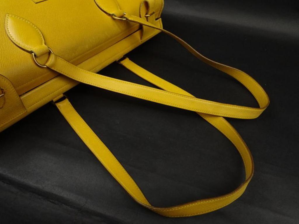 Hermès Cabas 40 217355 Yellow Courchevel Tote In Fair Condition For Sale In Forest Hills, NY