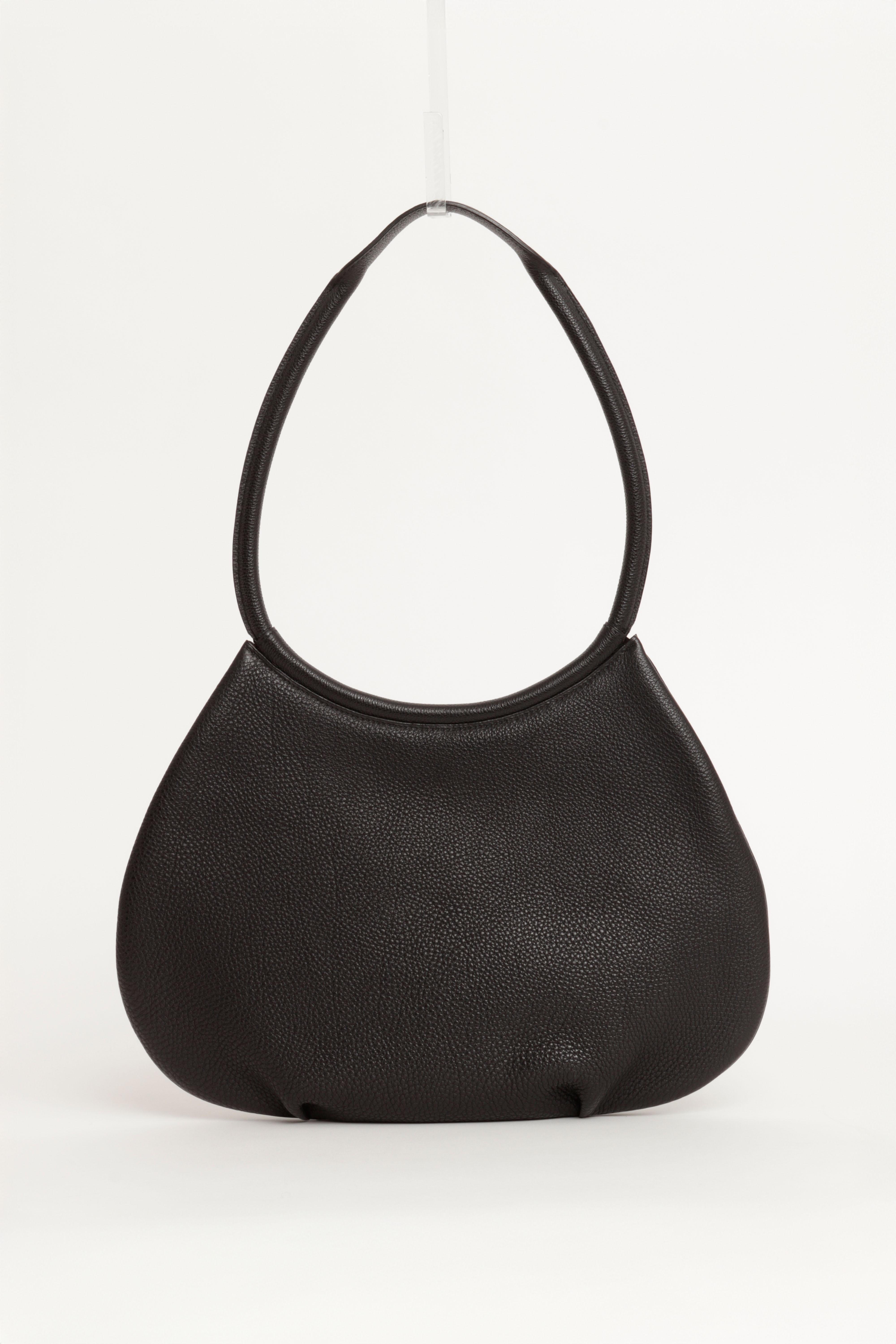 Nero Borsa a tracolla Hermes Cacahuete in pelle nera di Togo con finiture Palladium 2001 in vendita