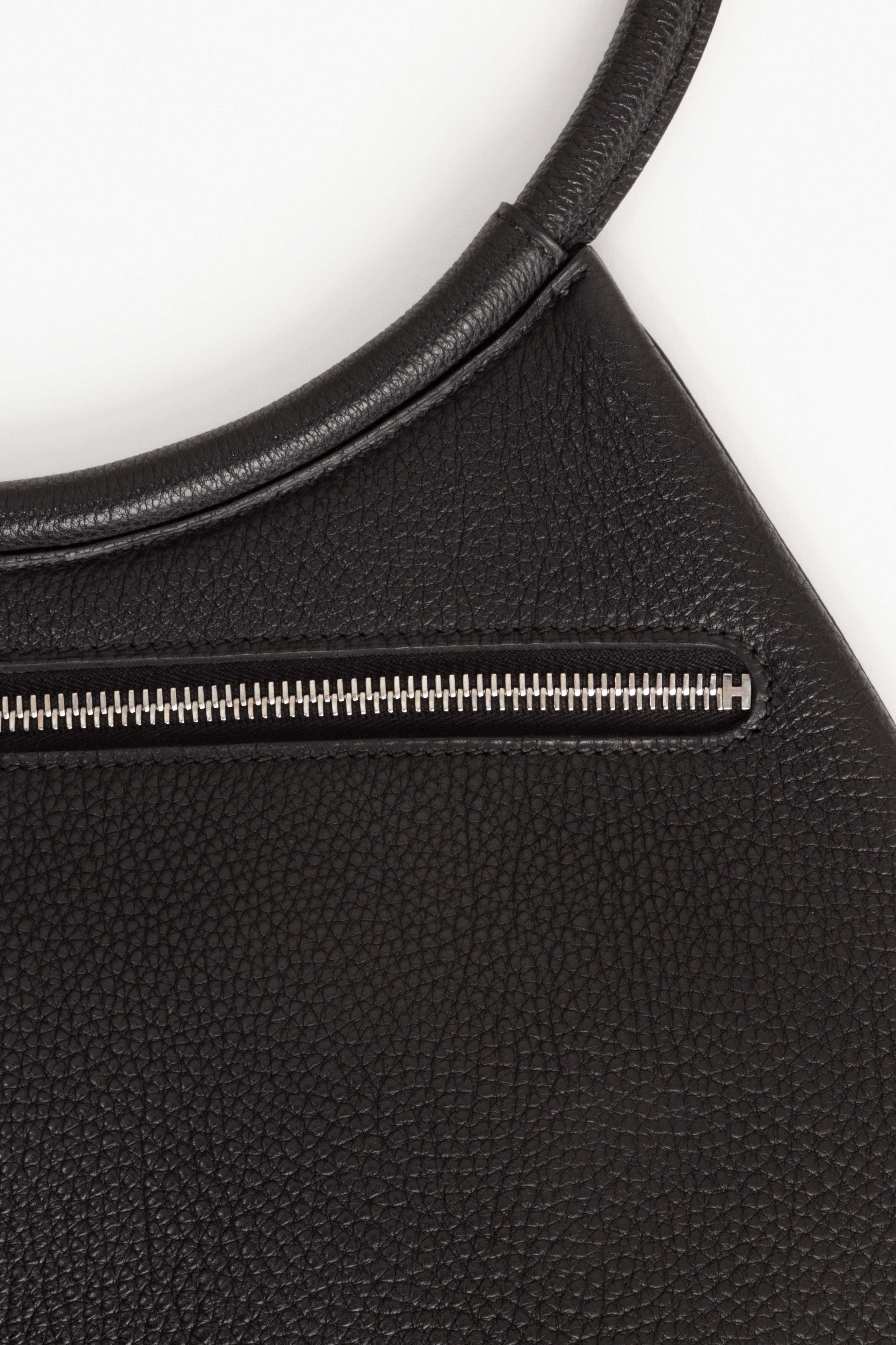 Borsa a tracolla Hermes Cacahuete in pelle nera di Togo con finiture Palladium 2001 in vendita 1