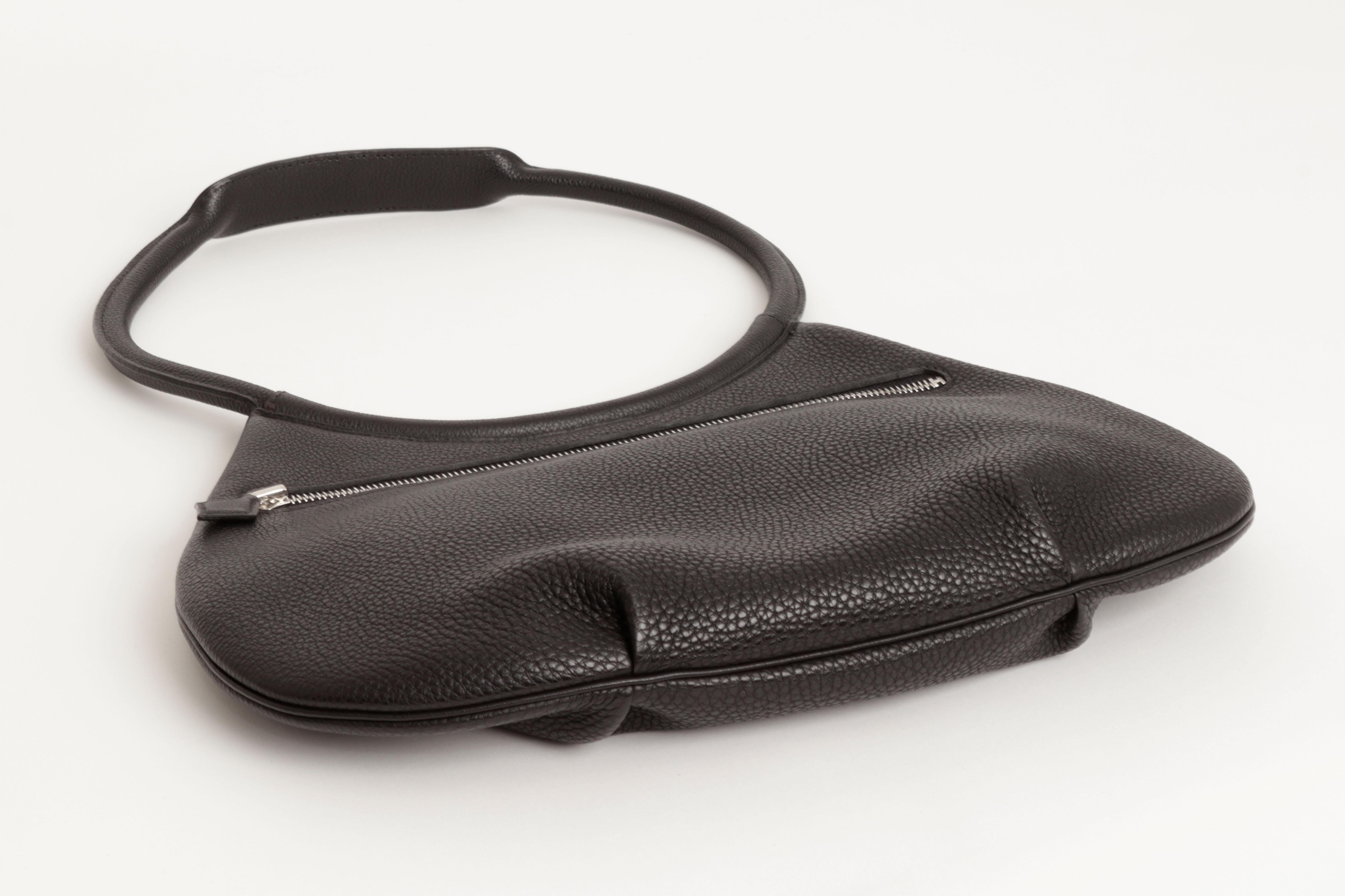 Borsa a tracolla Hermes Cacahuete in pelle nera di Togo con finiture Palladium 2001 in vendita 2