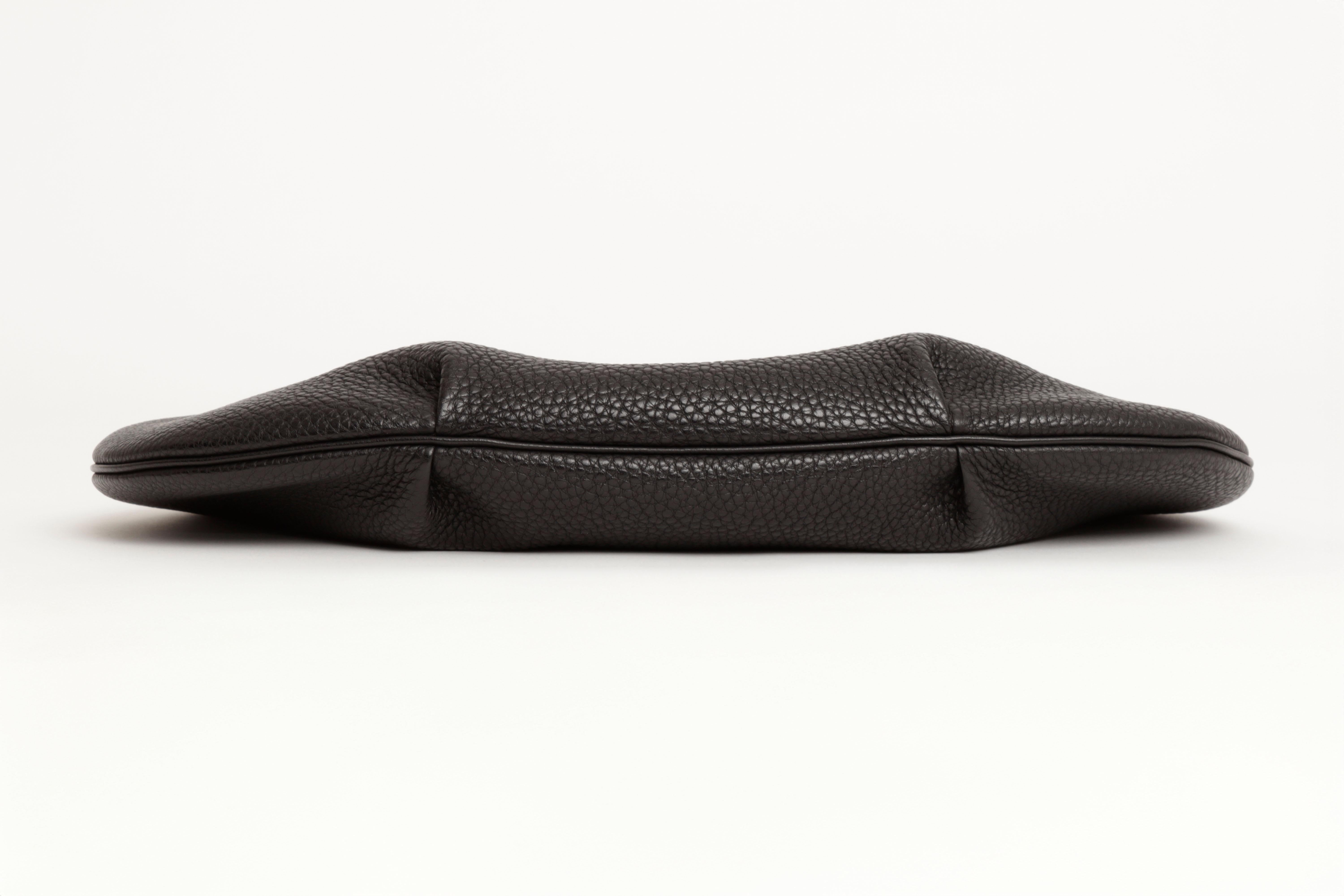 Borsa a tracolla Hermes Cacahuete in pelle nera di Togo con finiture Palladium 2001 in vendita 4