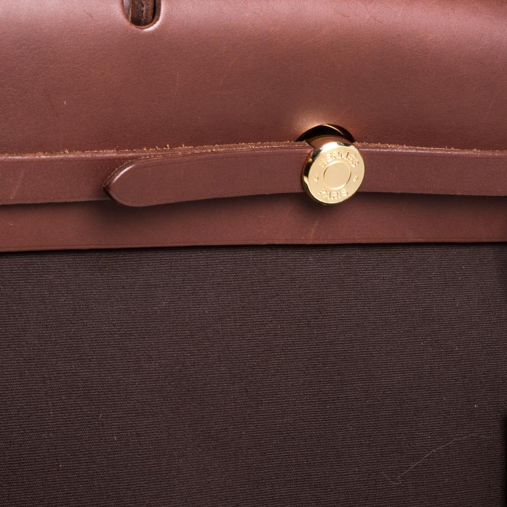 Hermes Cacao/Natural Canvas and Leather Herbag Zip 39 Bag In Good Condition In Dubai, Al Qouz 2