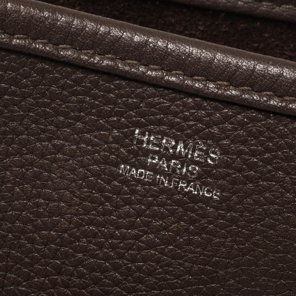 Hermes Cacao Togo Leather Evelyne III GM Bag In Good Condition In Dubai, Al Qouz 2