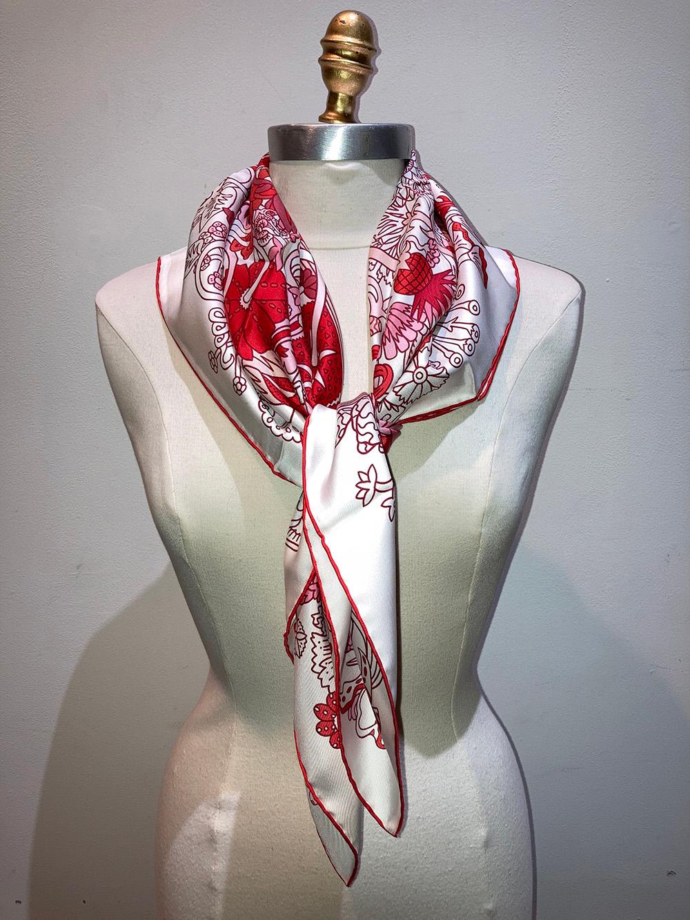 NWT Hermes Cache Cache Fleur Scarf 90 Blanc Rouge Rose For Sale 2