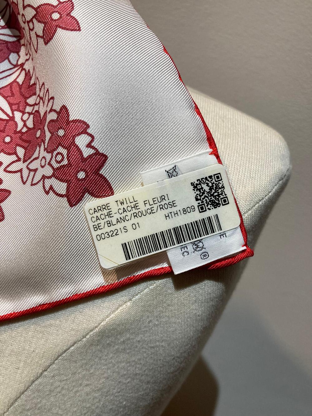 NWT Hermes Cache Cache Fleur Scarf 90 Blanc Rouge Rose For Sale 3