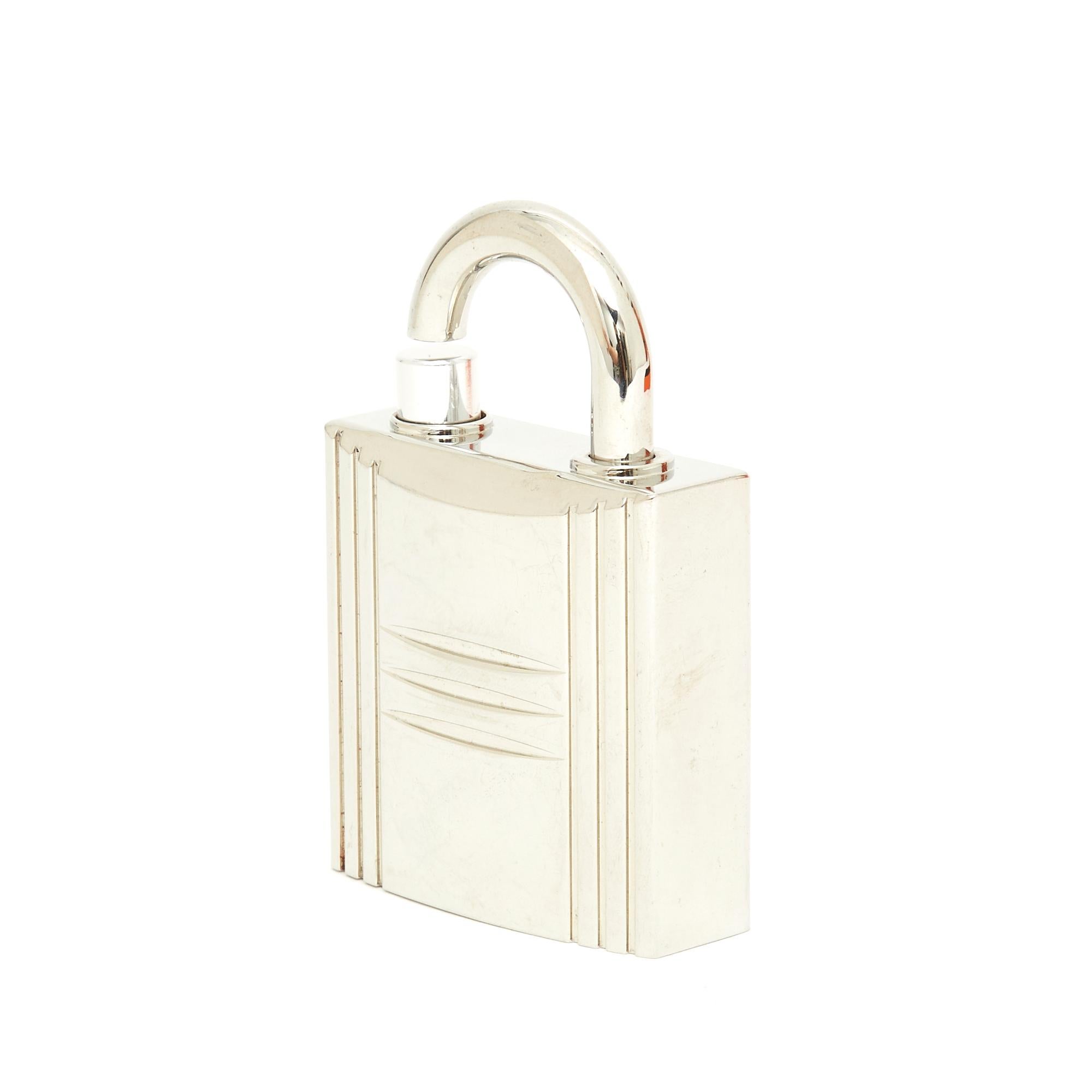 Women's or Men's Hermès Cadenas Kelly Caleche 24 Faubourg Refillable Perfume Spray Hermes For Sale