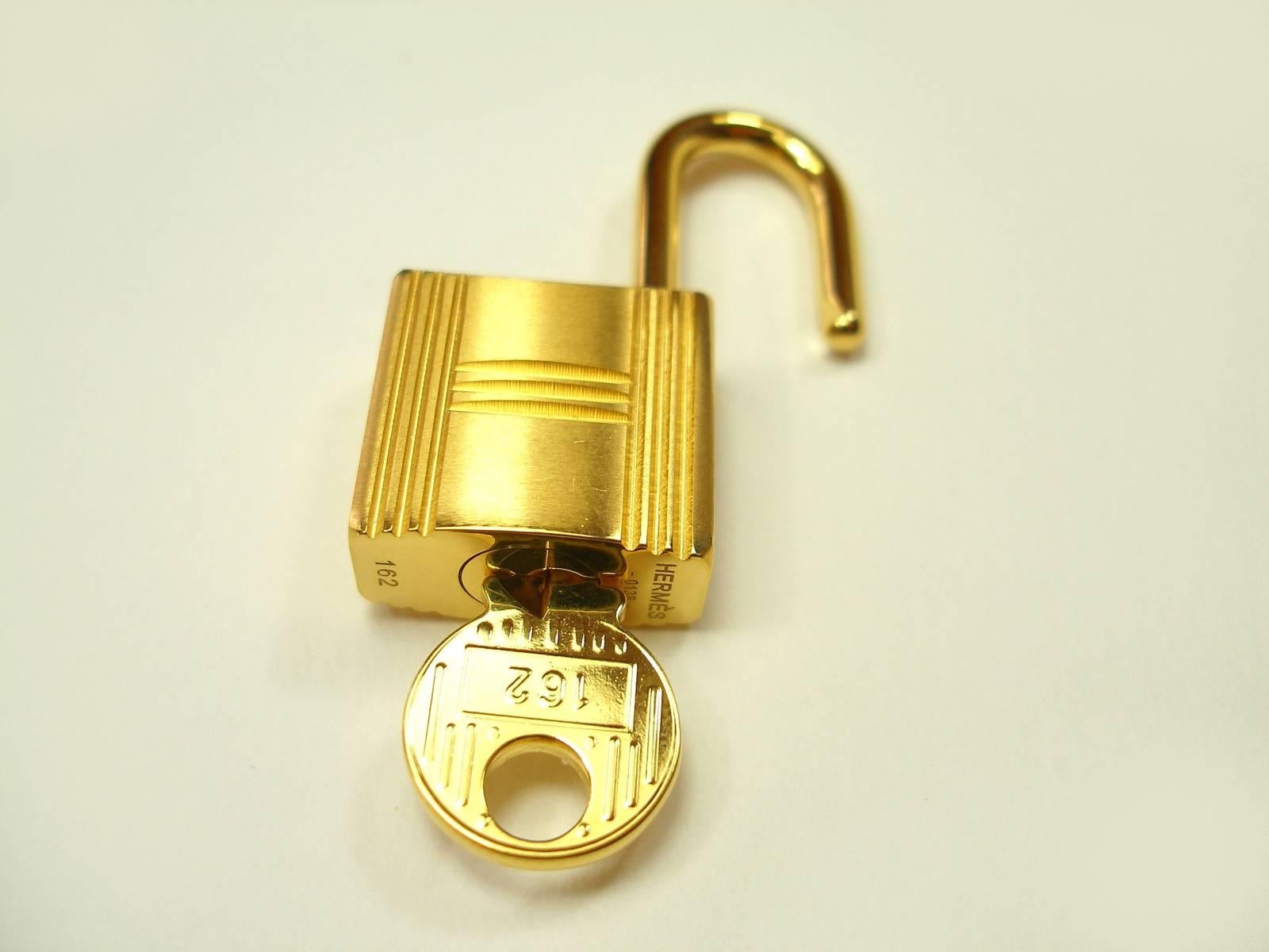 Hermès Cadenas Lock 2 Keys For Birkin or Kelly bag Gold plated shiny and brushed 8