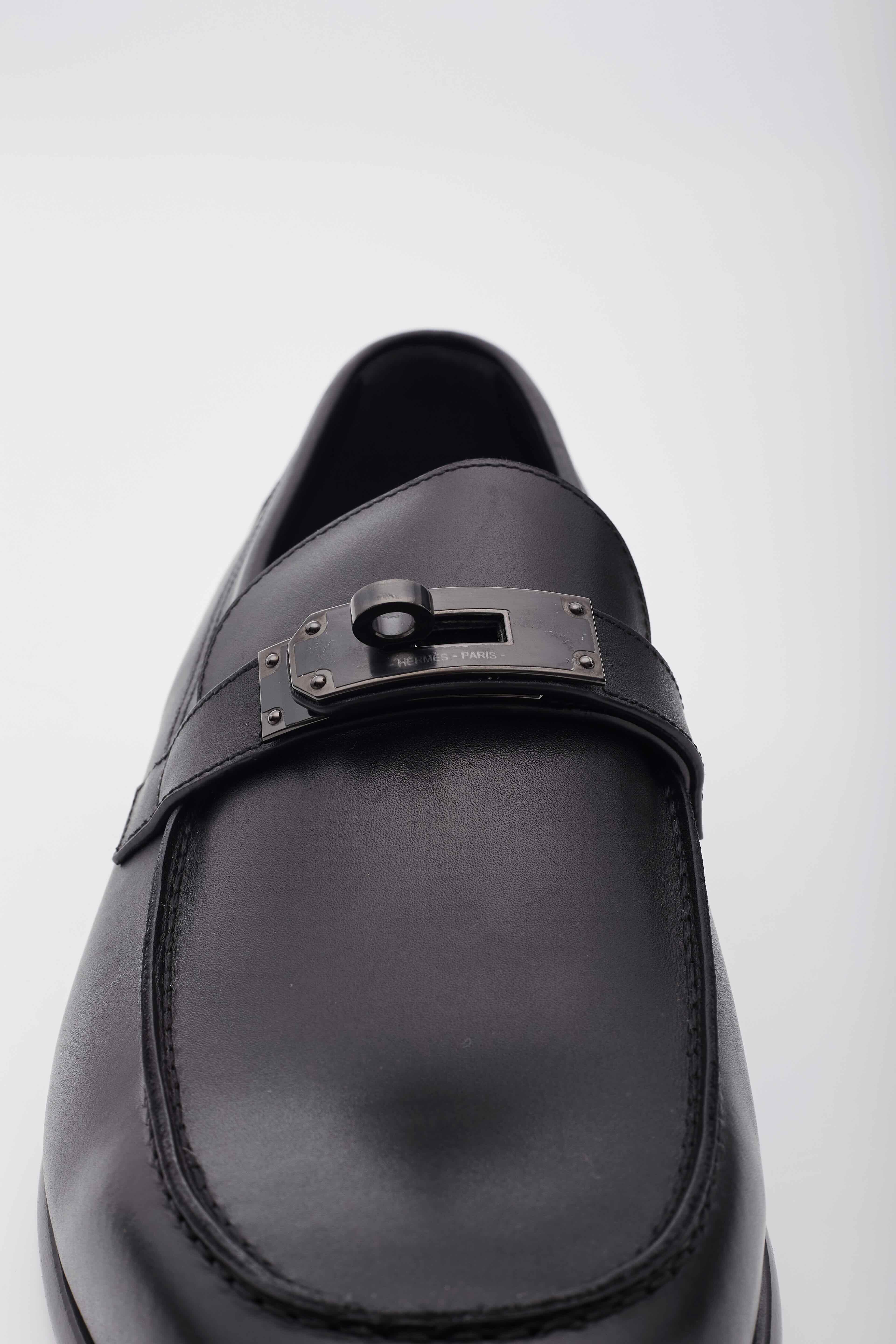 Hermes Calfskin Black Plated Kelly Buckle Destin Loafers (EU 44) For Sale 2