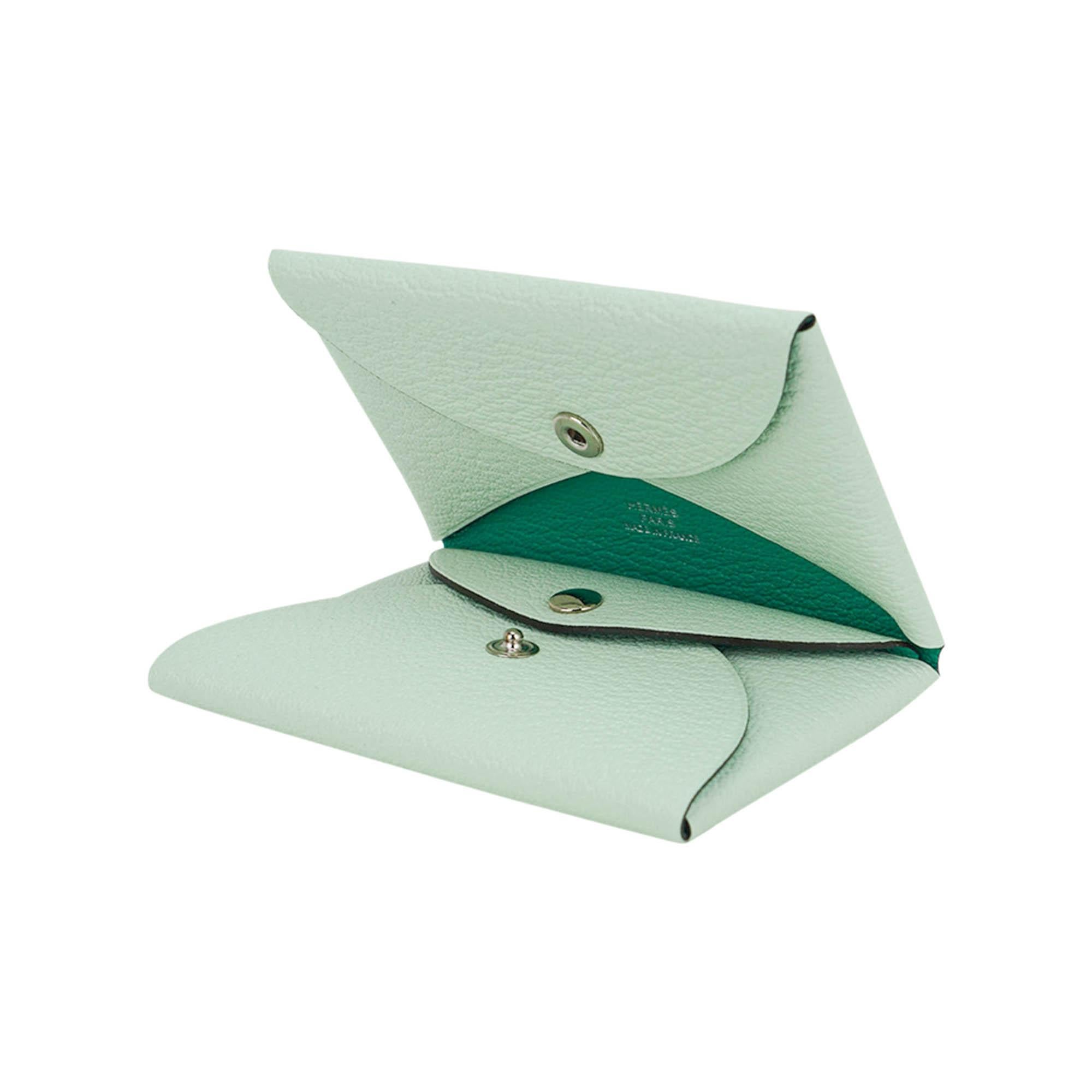 Women's or Men's Hermes Calvi Duo Verso Card Holder Vert Fizz & Menthe Chever Leather For Sale