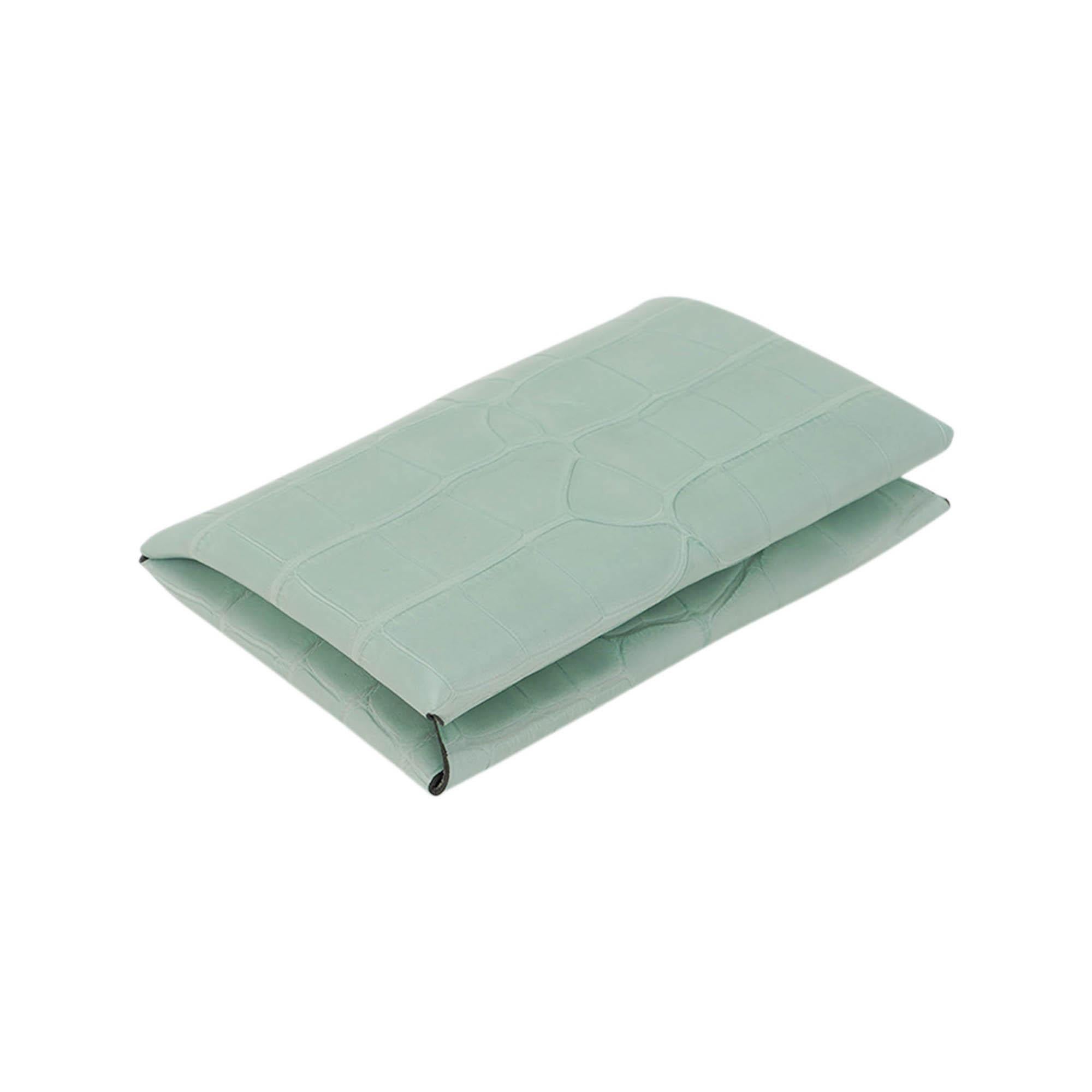 Gris Hermes Porte-cartes Calvi Vert D'Eau en alligator mat en vente