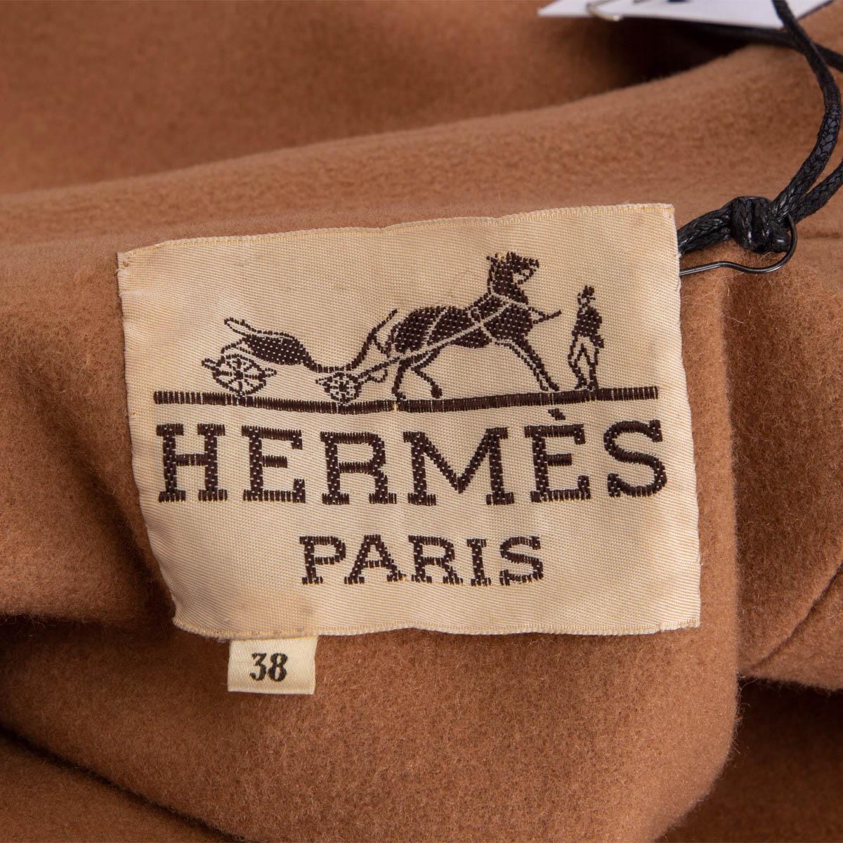 HERMES camel brown wool LEATHER TRIM CAPE Coat Jacket 38 S VINTATGE In Fair Condition In Zürich, CH