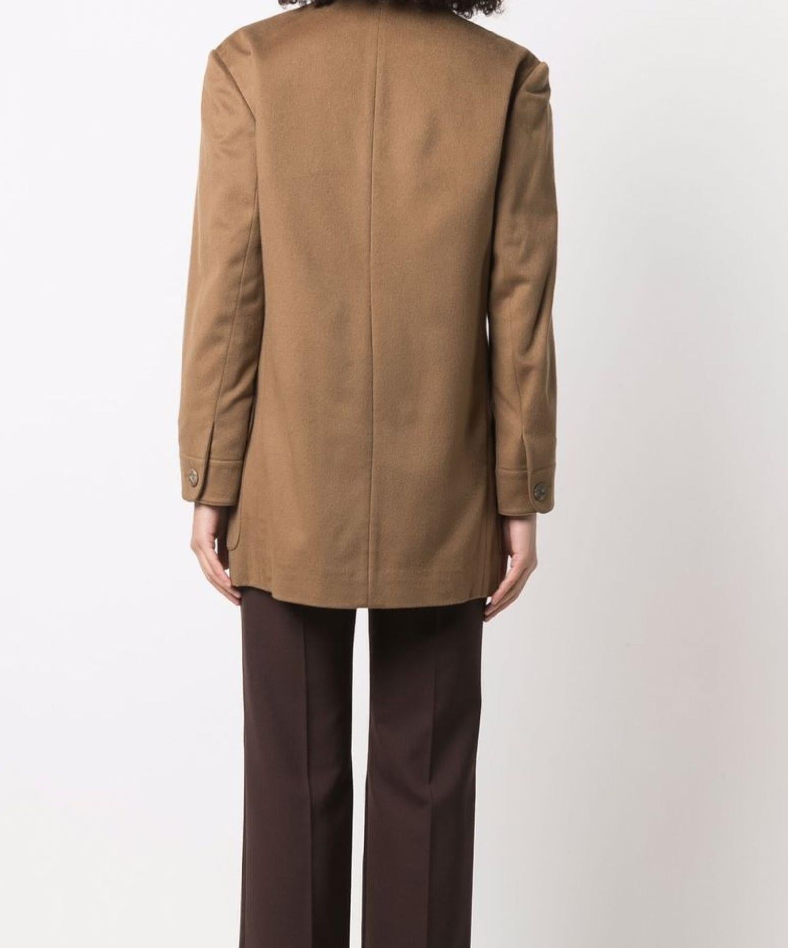 Hermes Camel Cashmere Peacot Bon état à Paris, FR